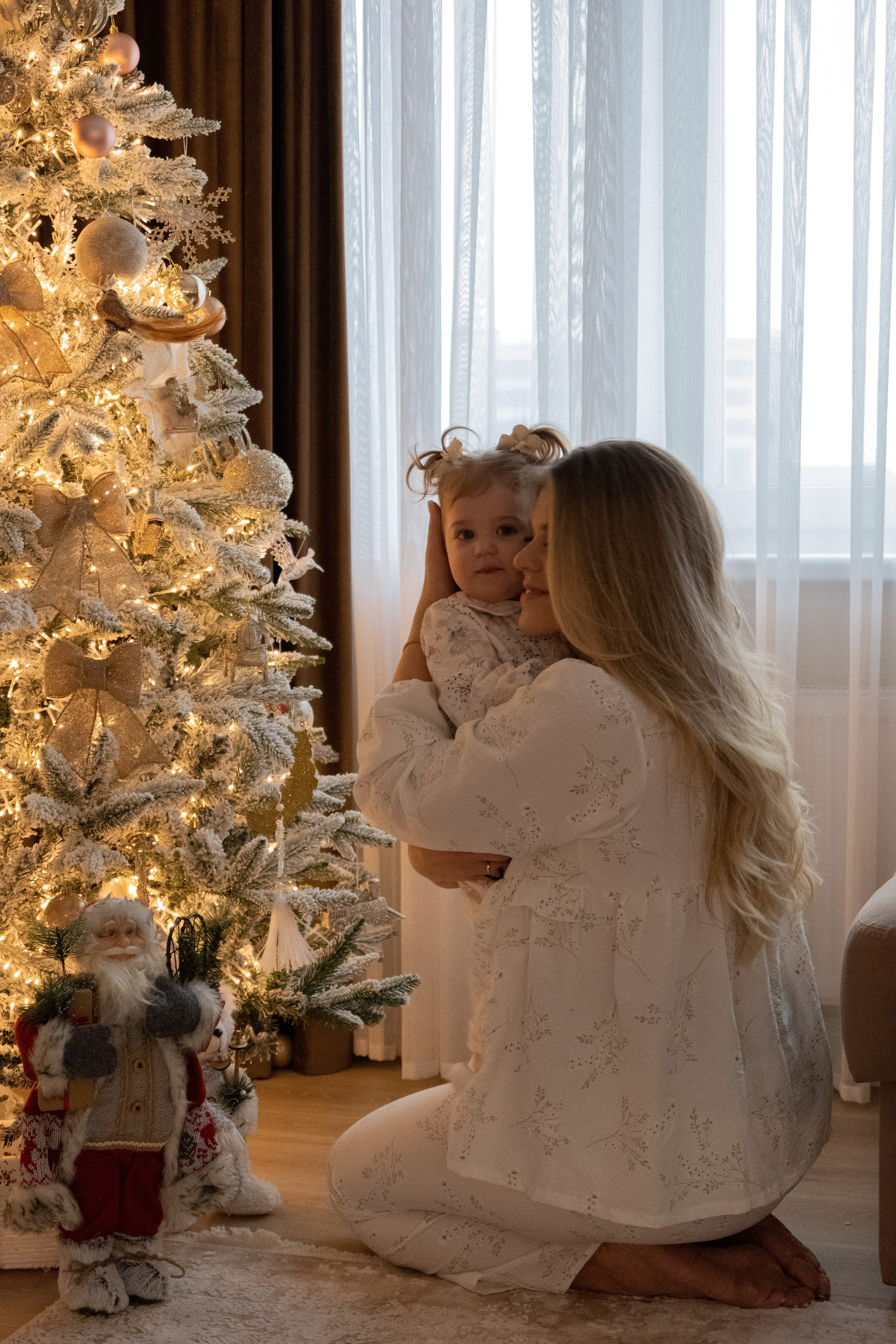 Семейная новогодняя фотосессия дома. Фотограф видеограф Ольга Василевская