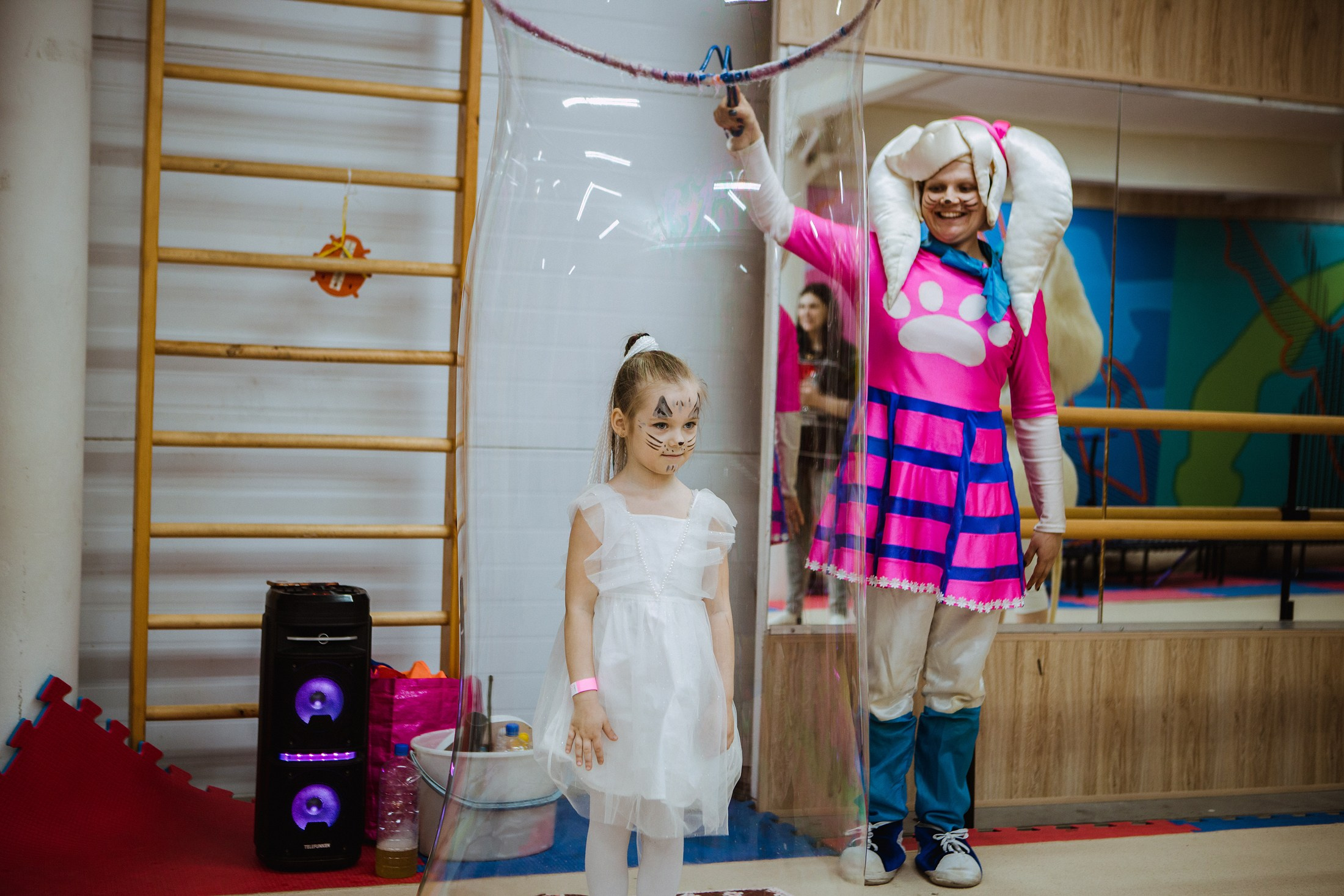 Ника, 5 лет. Батутлет, Волжский. Фотографы в городе Волгограде — Людмила Агеева и Алексей Околелов