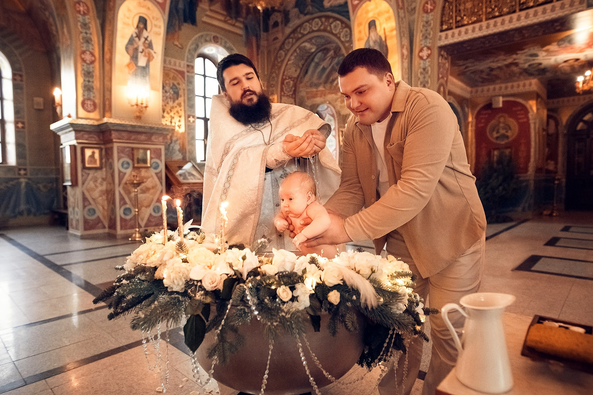 Фотографии момента погружения в купель (Таинство крещения). Moscow_CPC