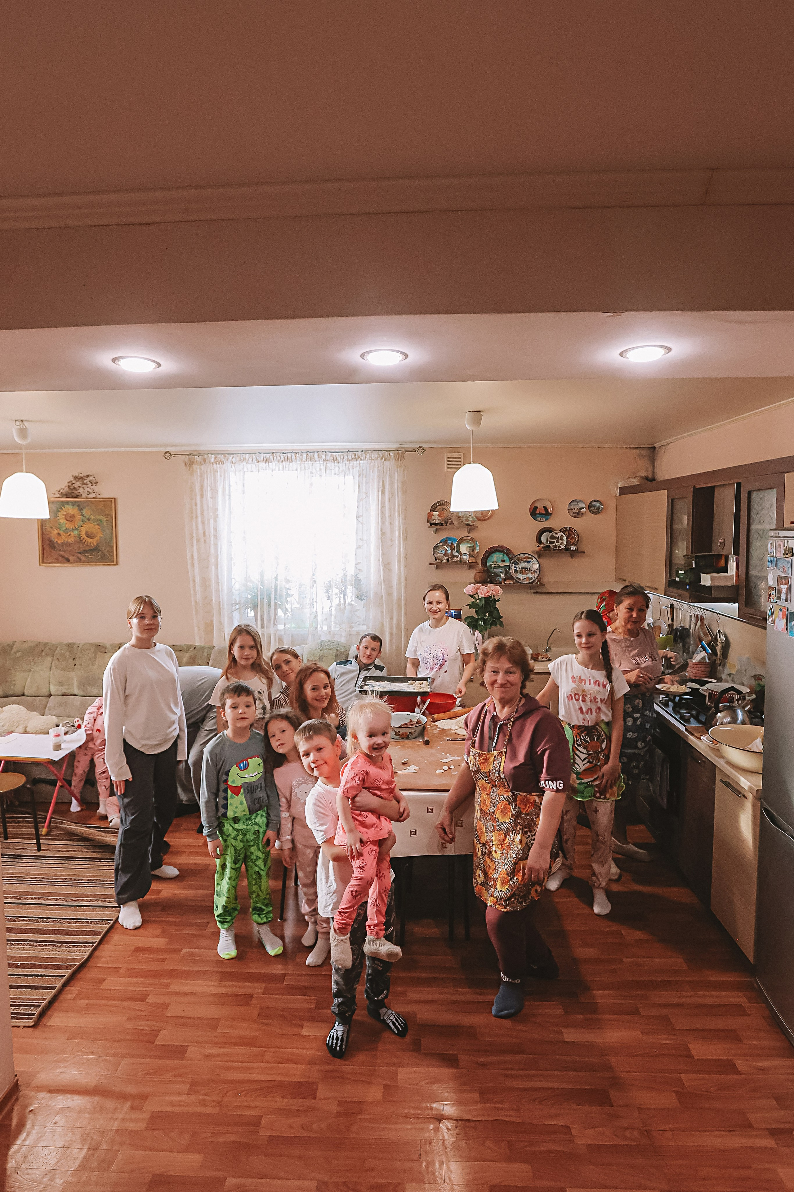 Большая семья репортаж. Семейный фотограф Тюмень, фотограф на роды Салмина Мария