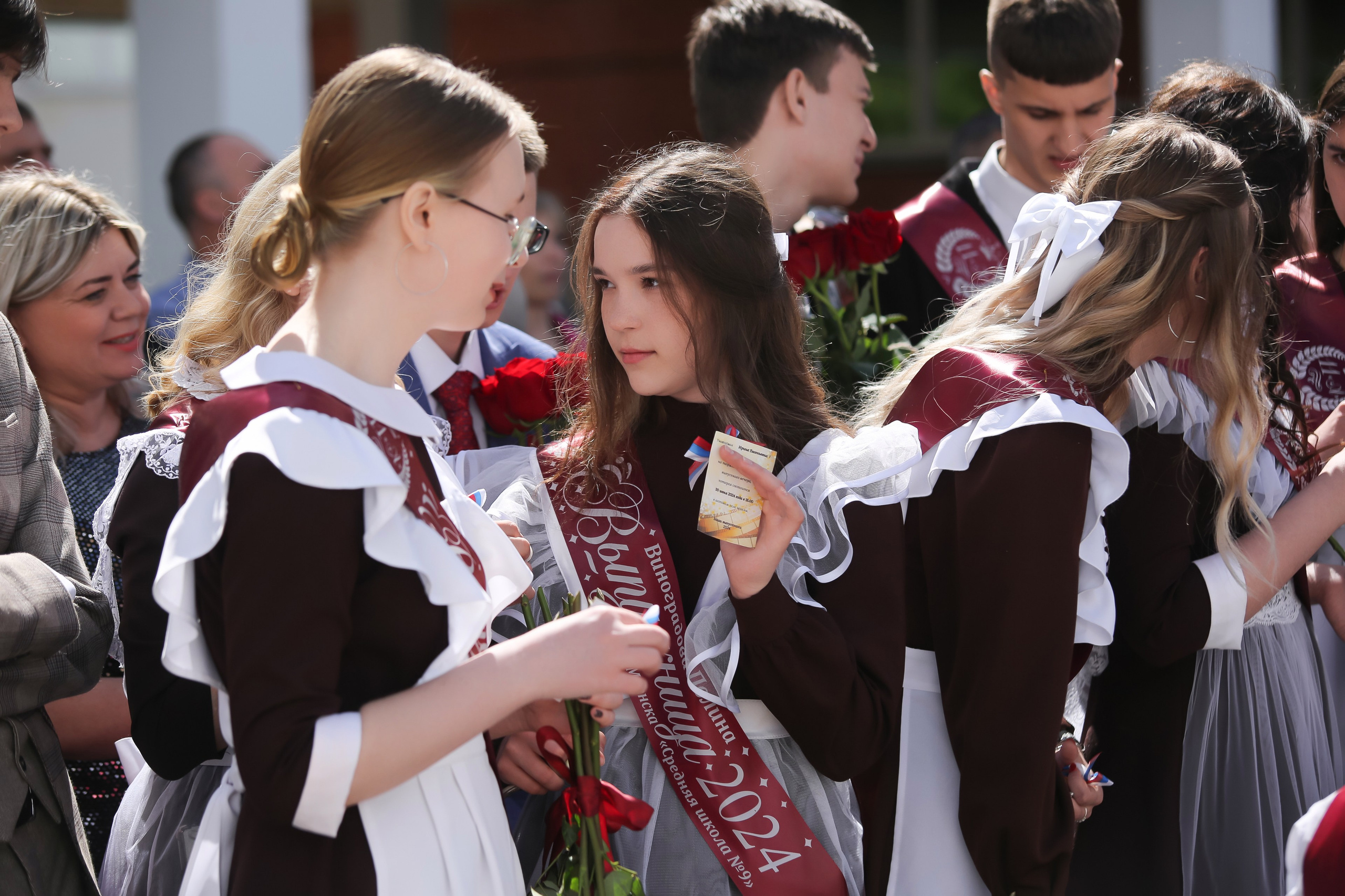 ЛИНЕЙКА «ПОСЛЕДНИЙ ЗВОНОК» 9 ШКОЛА 2024 г МЦЕНСК. ТВОЙ АЛЬБОМ / ТВОИ ПРАВИЛА