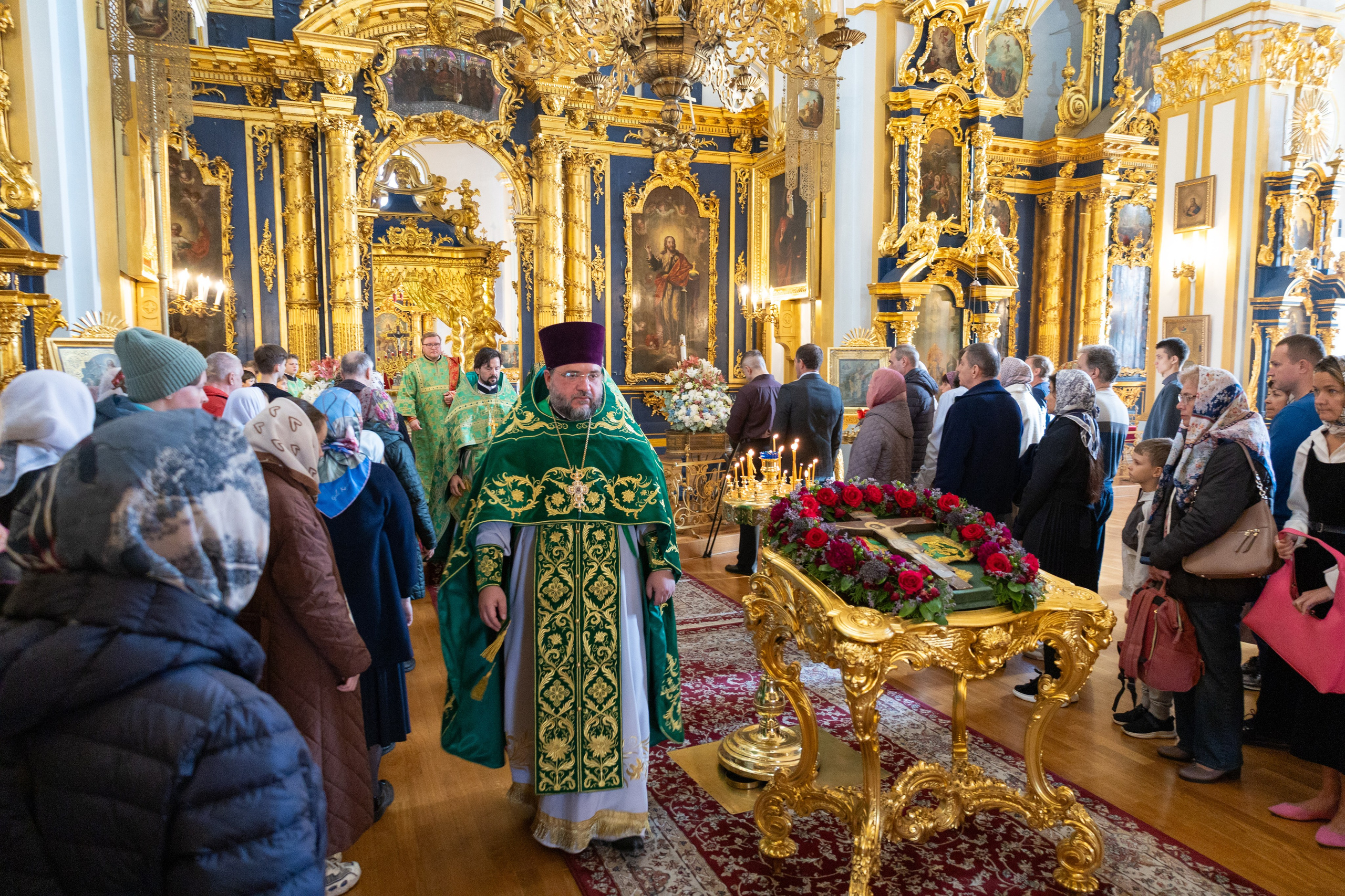 Неделя 16-я по Пятидесятнице, по Воздвижении. Глас 7-й. Попразднство Воздвижения Креста. Вмч. Никиты. НИКОЛО-БОГОЯВЛЕНСКИЙ МОРСКОЙ СОБОР
