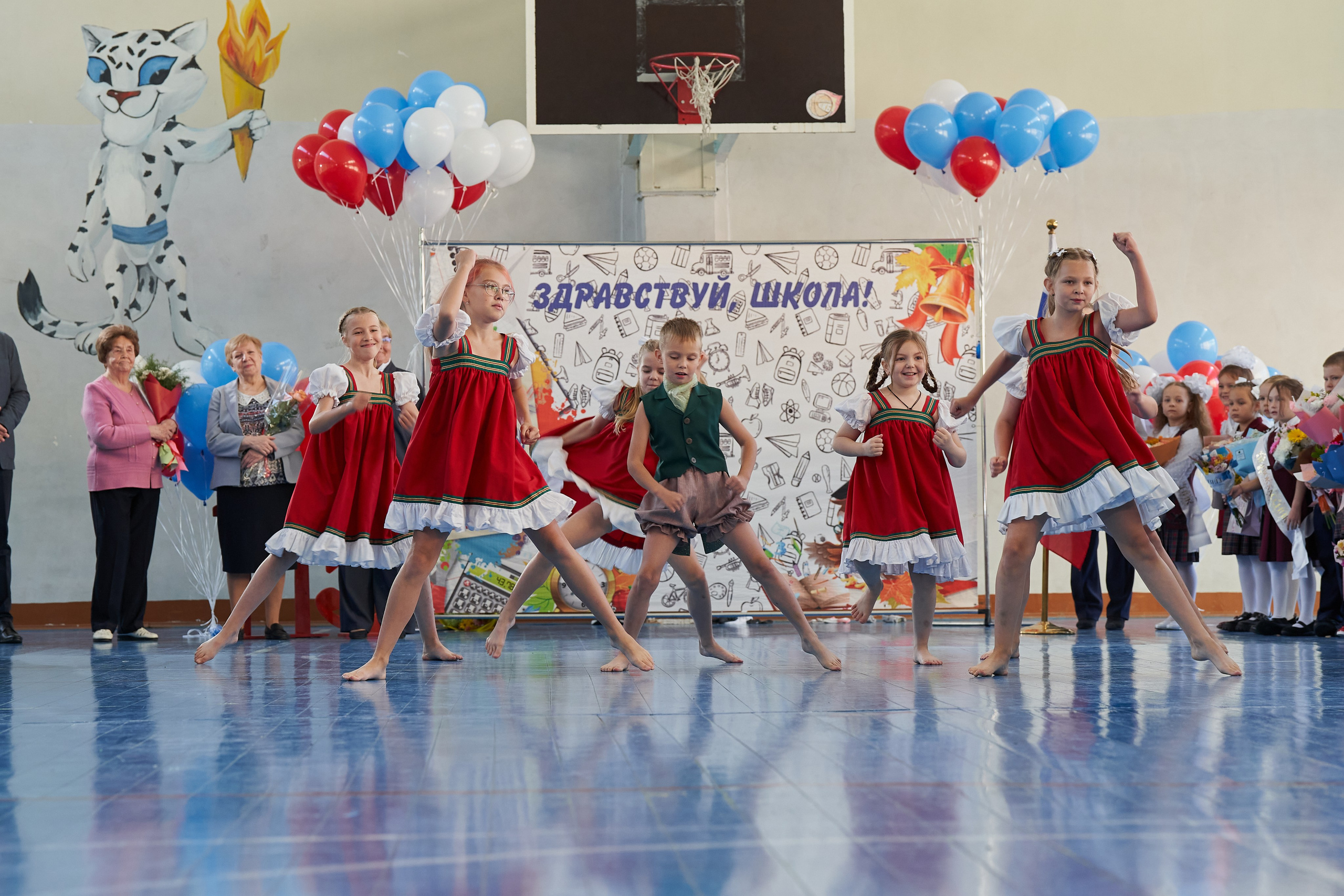 Школьная линейка 1 сентября. Выпускные альбомы в Екатеринбурге, от Анастасии Саловой