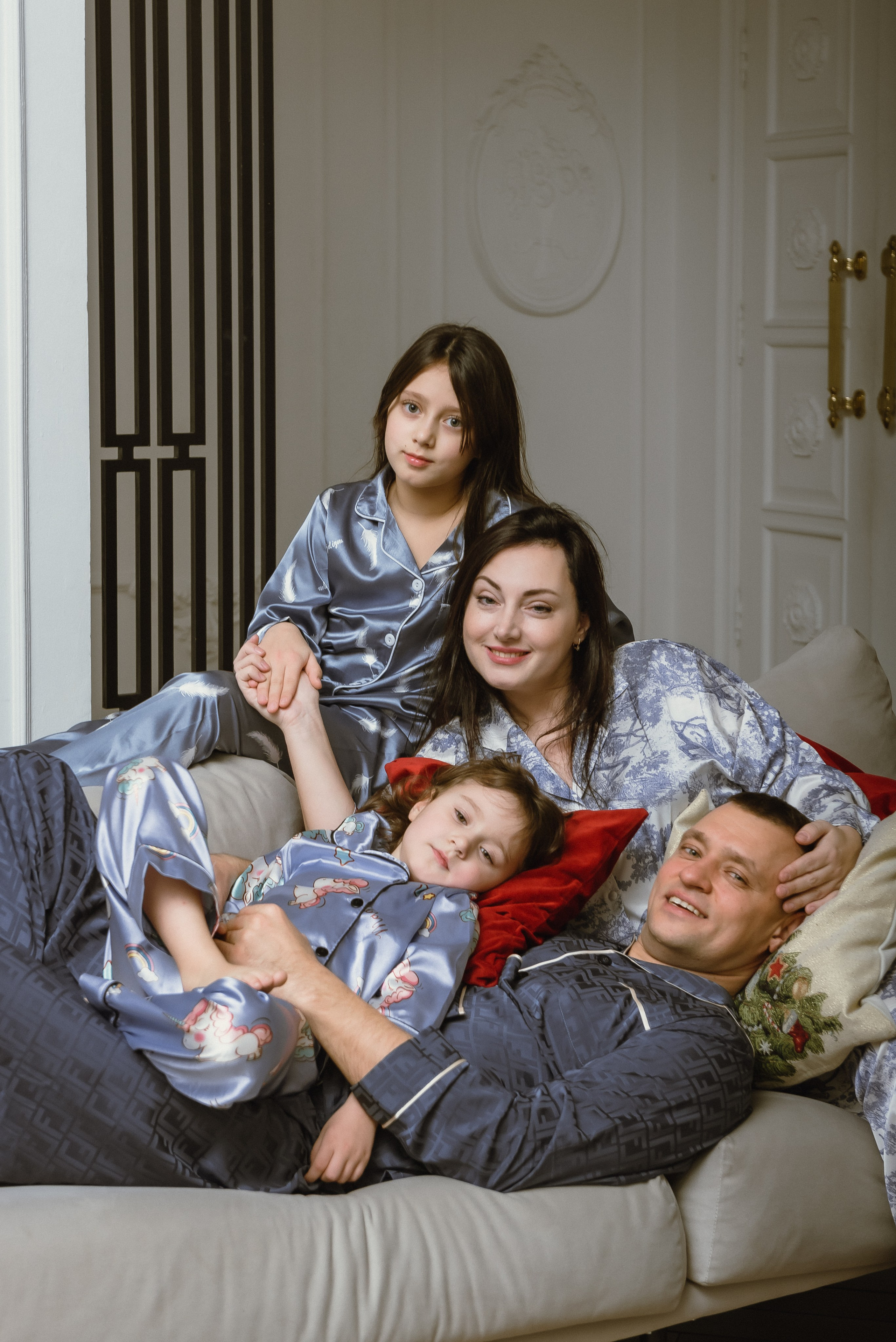 Семейная новогодняя 4 человека. КОНТЕНТ | БРЕНД фотограф Санкт-Петербург — Жанна Олтаржевская