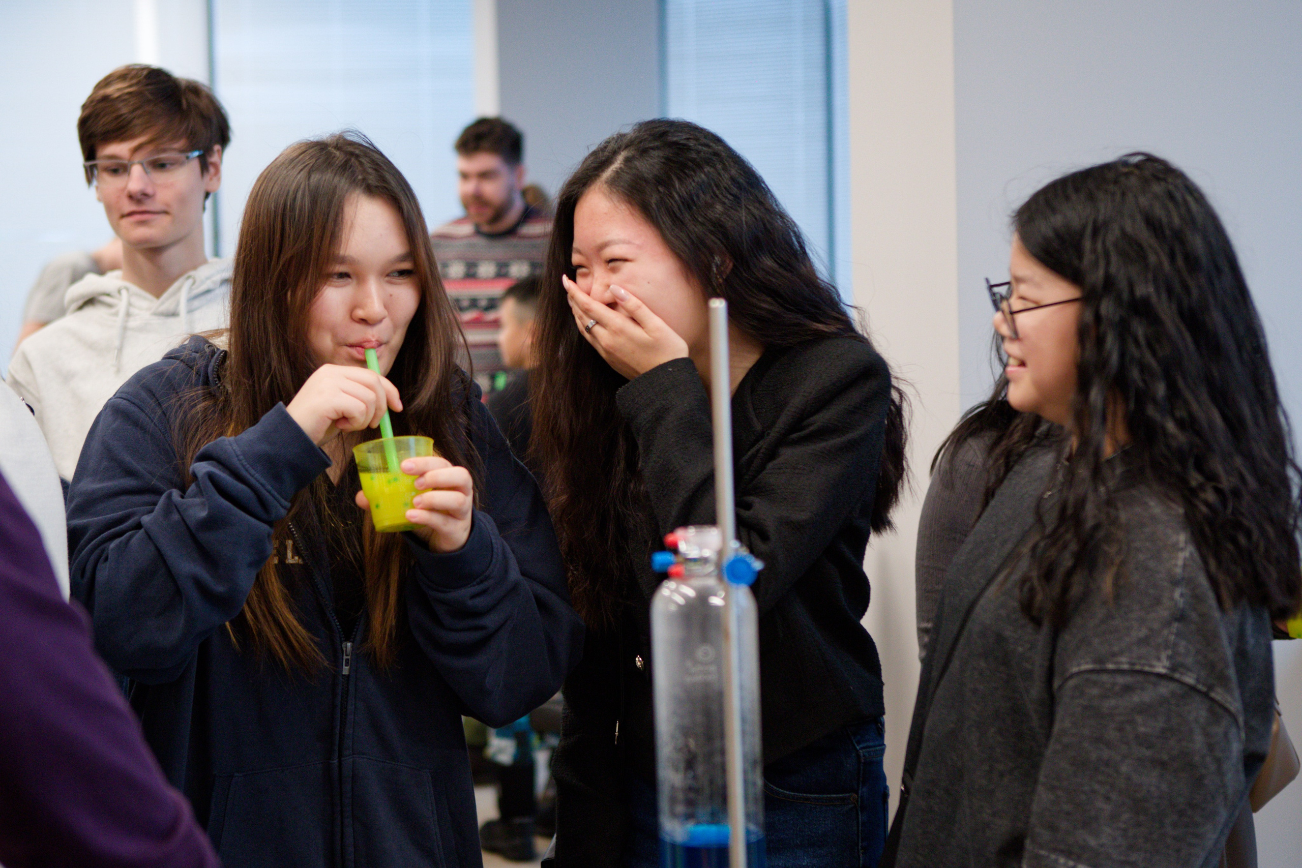 (Ал)Химический бар. Кутузов Евгений Фотограф в Южно-Сахалинске