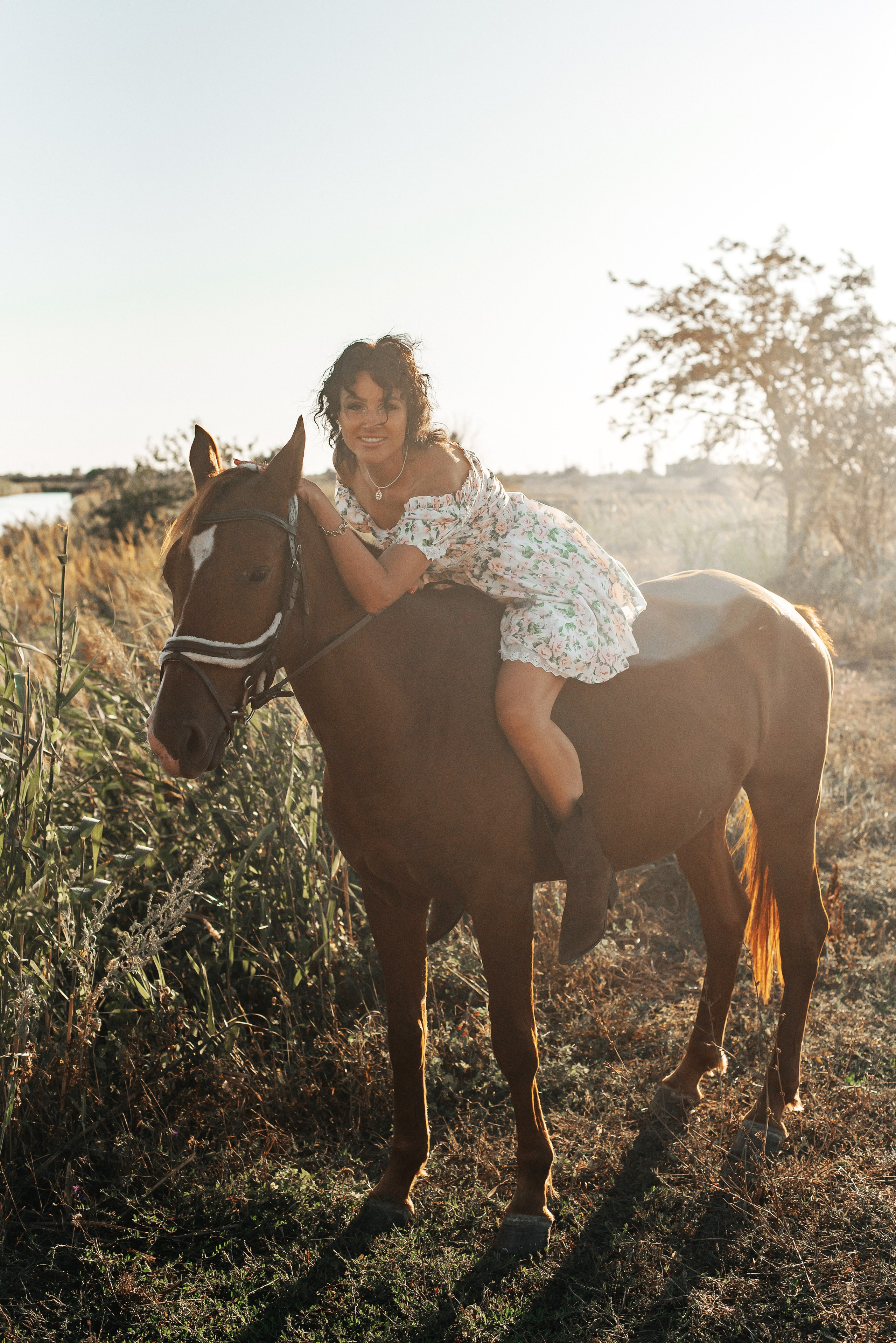 Жанна и лошадь. Детский и семейный фотограф выпускной альбом Приморско-Ахтарск