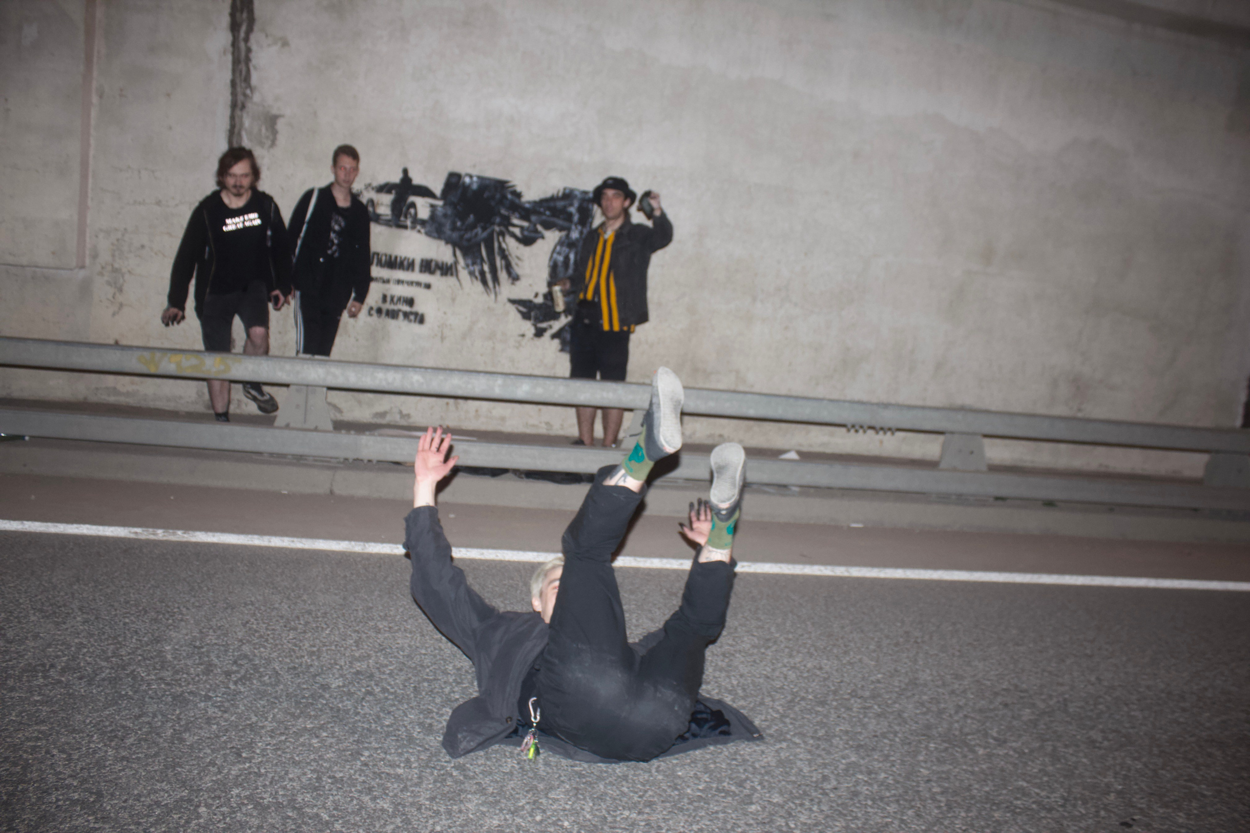 Процесс граффити. Концертный и портретный фотограф в Москве Соня Спросонья