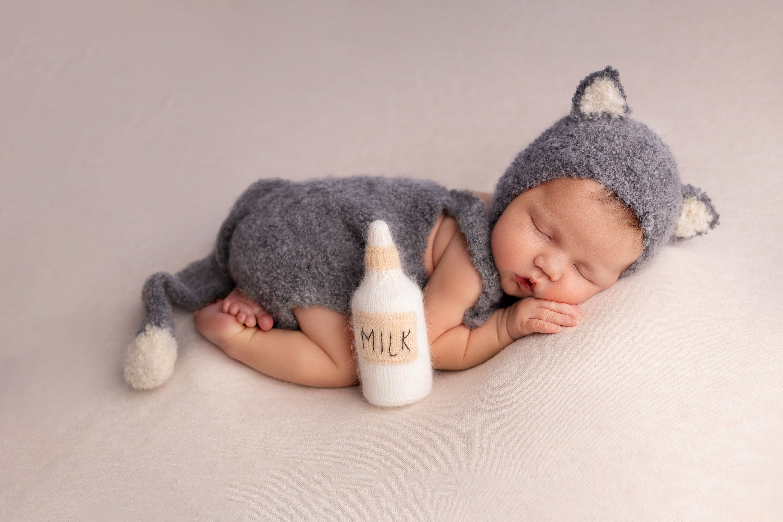 Классическая фотосессия малыша. Фотограф новорожденных малышей в Омске и Омской области Эльвира Камаева