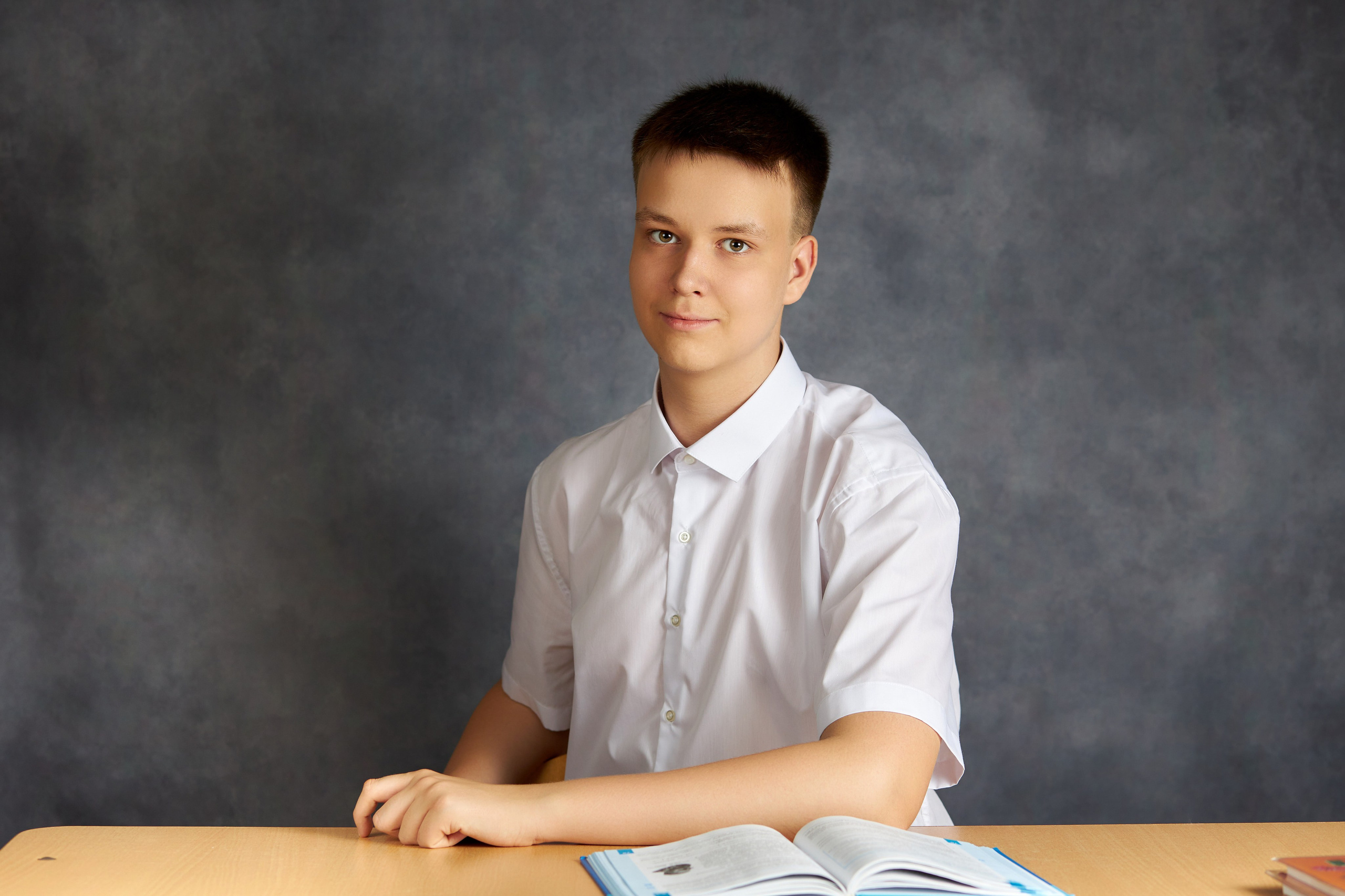 Старшие портреты. Школьный фотограф Леонова Наталия