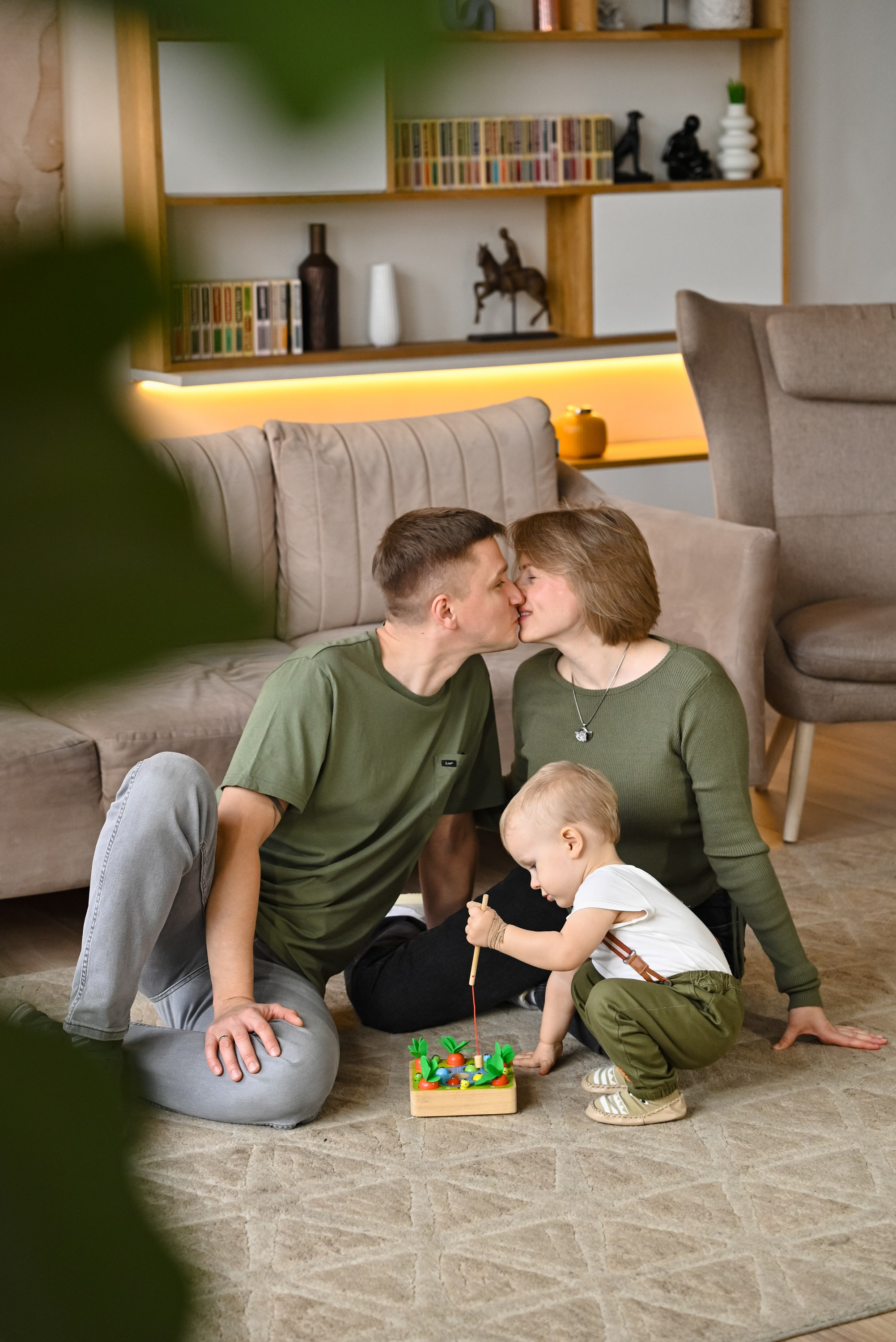 Ангелина и её большая семья. Компания и фотошкола по созданию контента в Москве