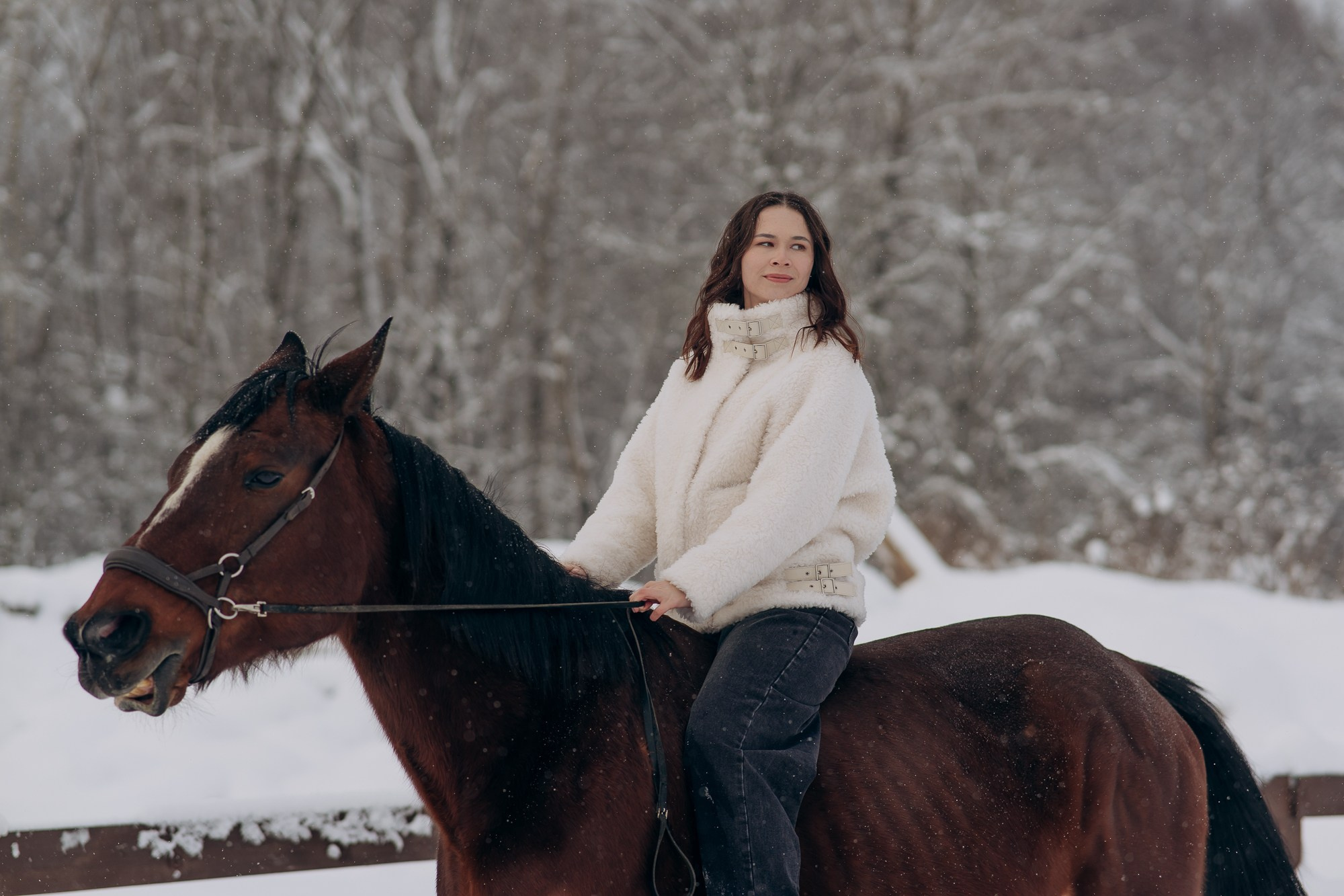 Фотосессия девушки с лошадью. Свадебный и репортажный фотограф в Ярославле Евгений Сальников