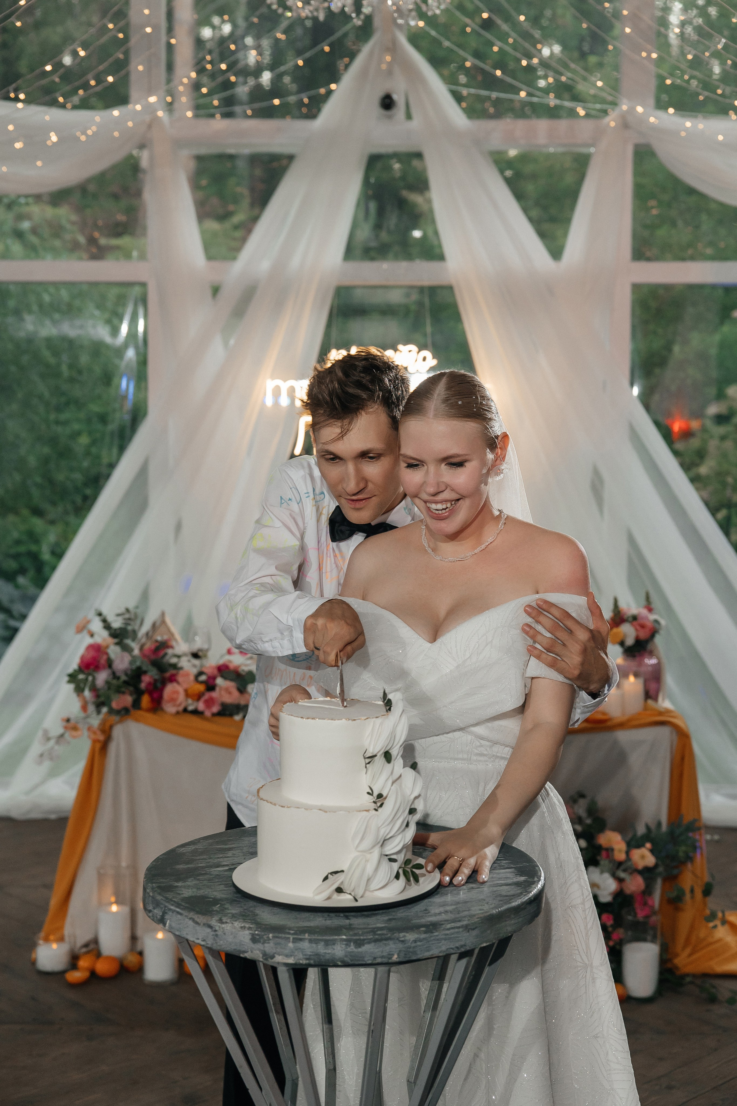 свадебный торт на&nbsp;площадке House for Wedding «Дом у&nbsp;озера»