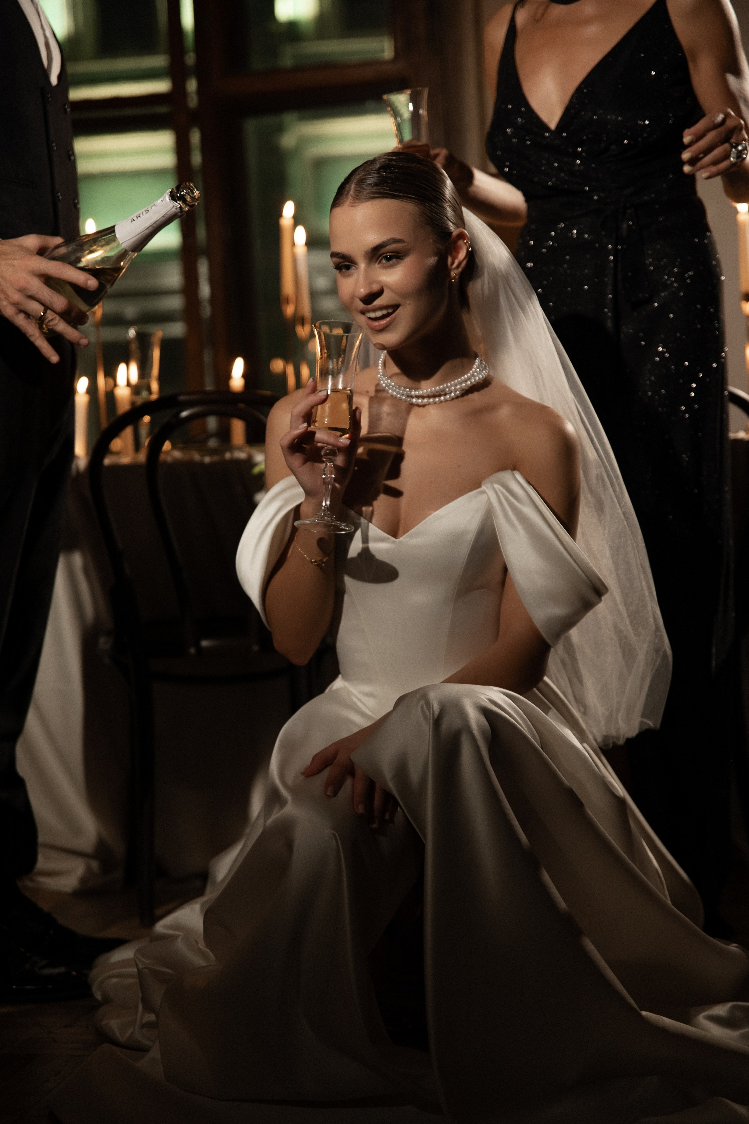 Камерный свадебный ужин при свечах в старинном особняке в фотостудии 21. Kult. Ярослава Ерина — свадебный фотограф в Москве