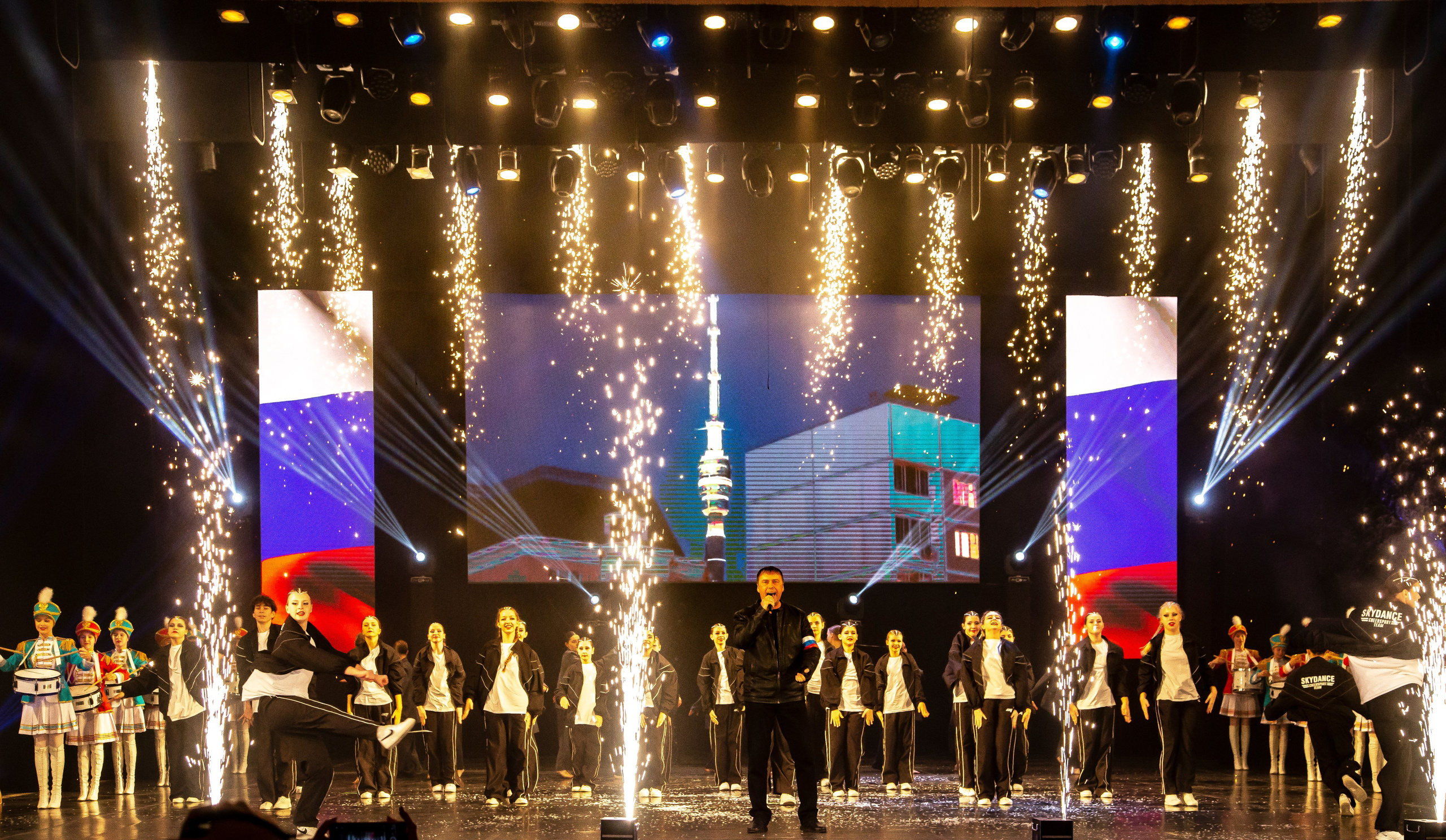 Закрытие года семьи в Сочи Зимний театр. Фотограф в Сочи Юрий Шептаев