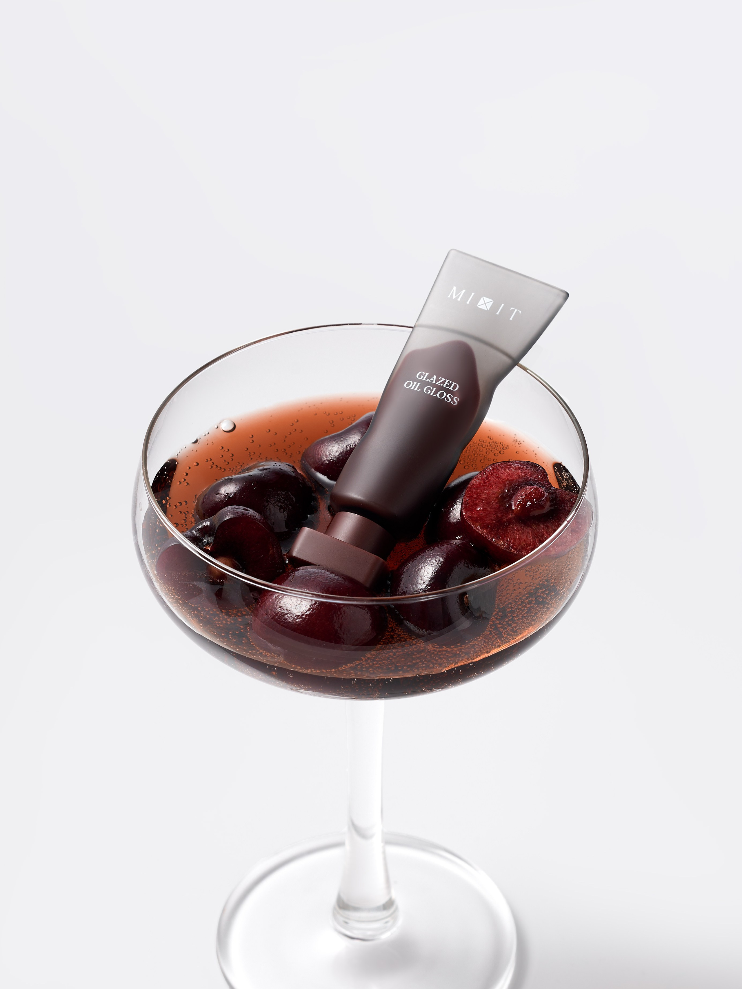 MIXIT (декоративная косметика). Предметный фотограф в Москве Софья Боргардт