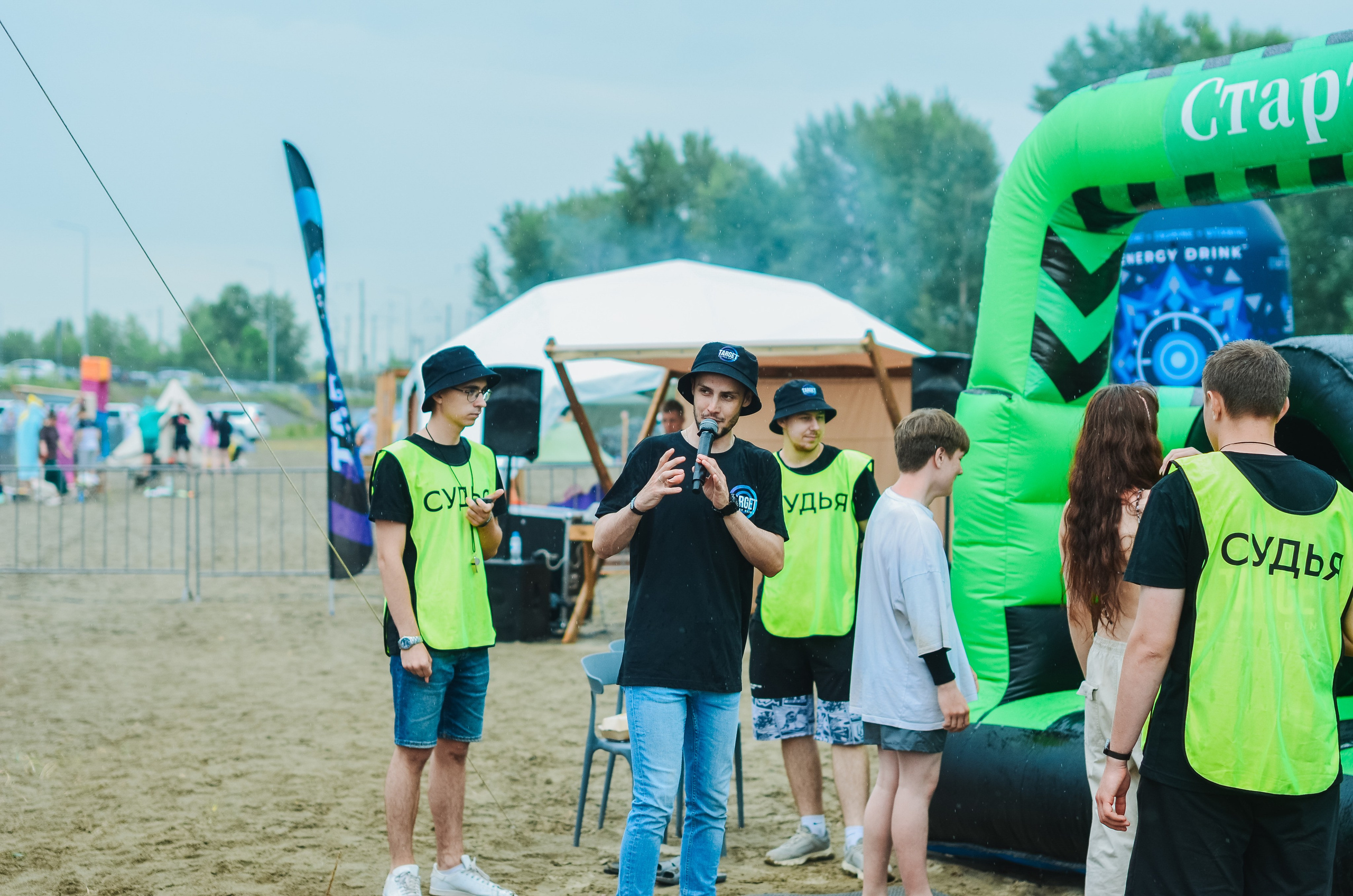 Фестиваль «Грань» 2025. Спортивная площадка. Денисова Аля — фотограф для парных съемок и индивидуальных историй в Барнауле