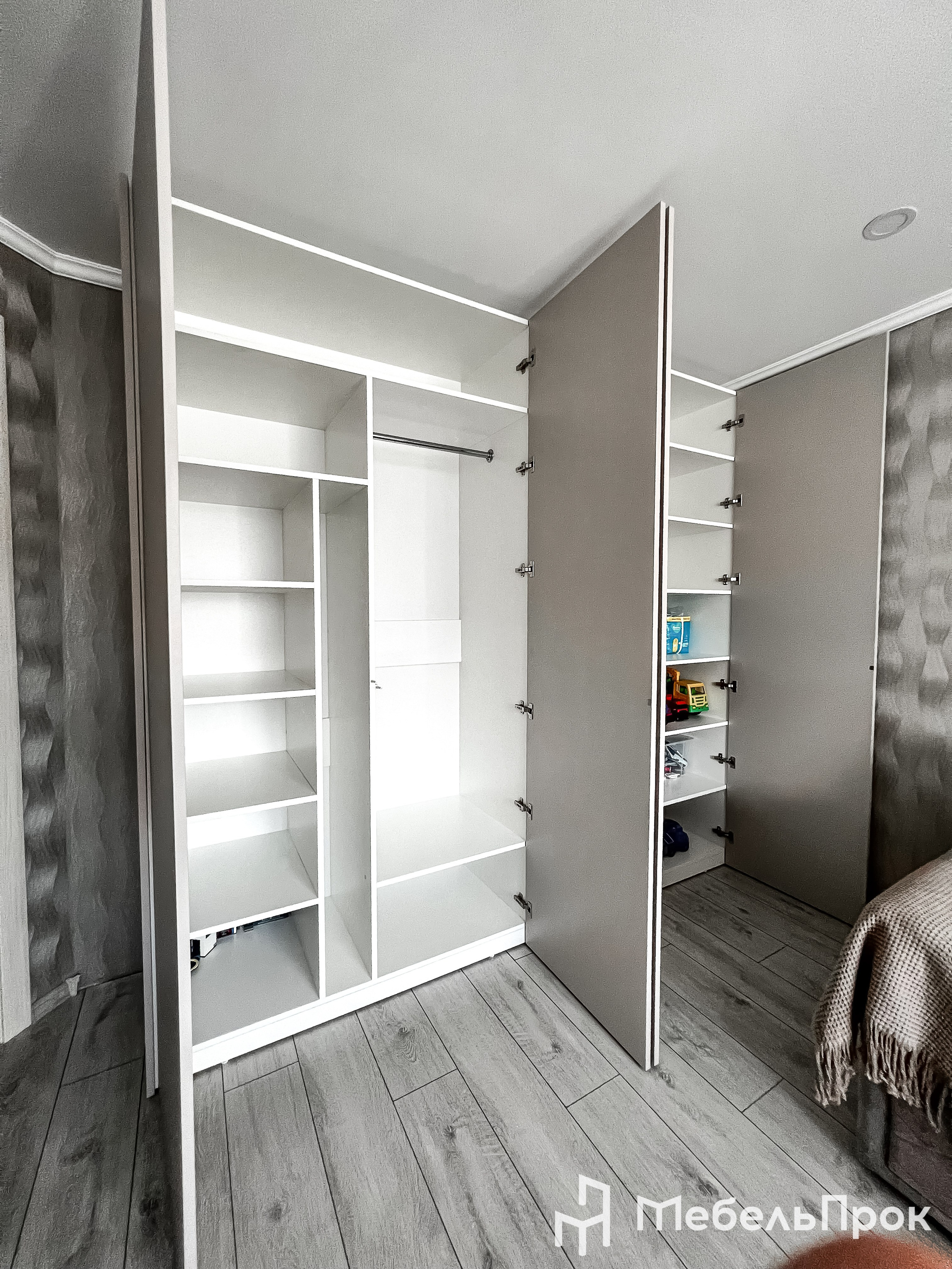 Шкафы распашные. Главная