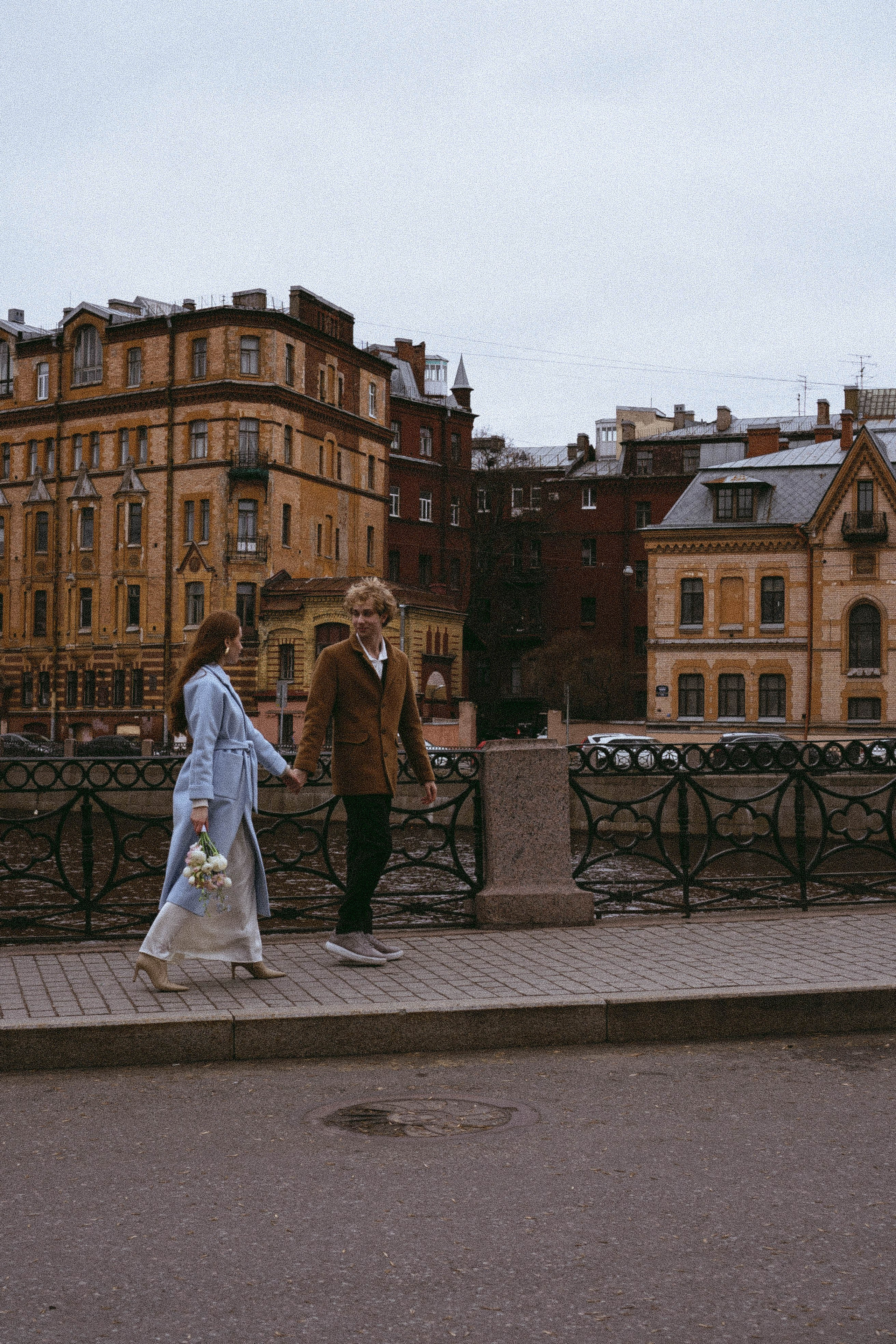 СВАДЕБНАЯ ПРОГУЛКА ПО ПЕТРОГРАДКЕ ВЕСНОЙ (ФОТОСЕССИИЯ ПАРЫ СВАДЕБНАЯ). Профессиональный фотограф, Санкт-Петербург — Виктория Богомолова