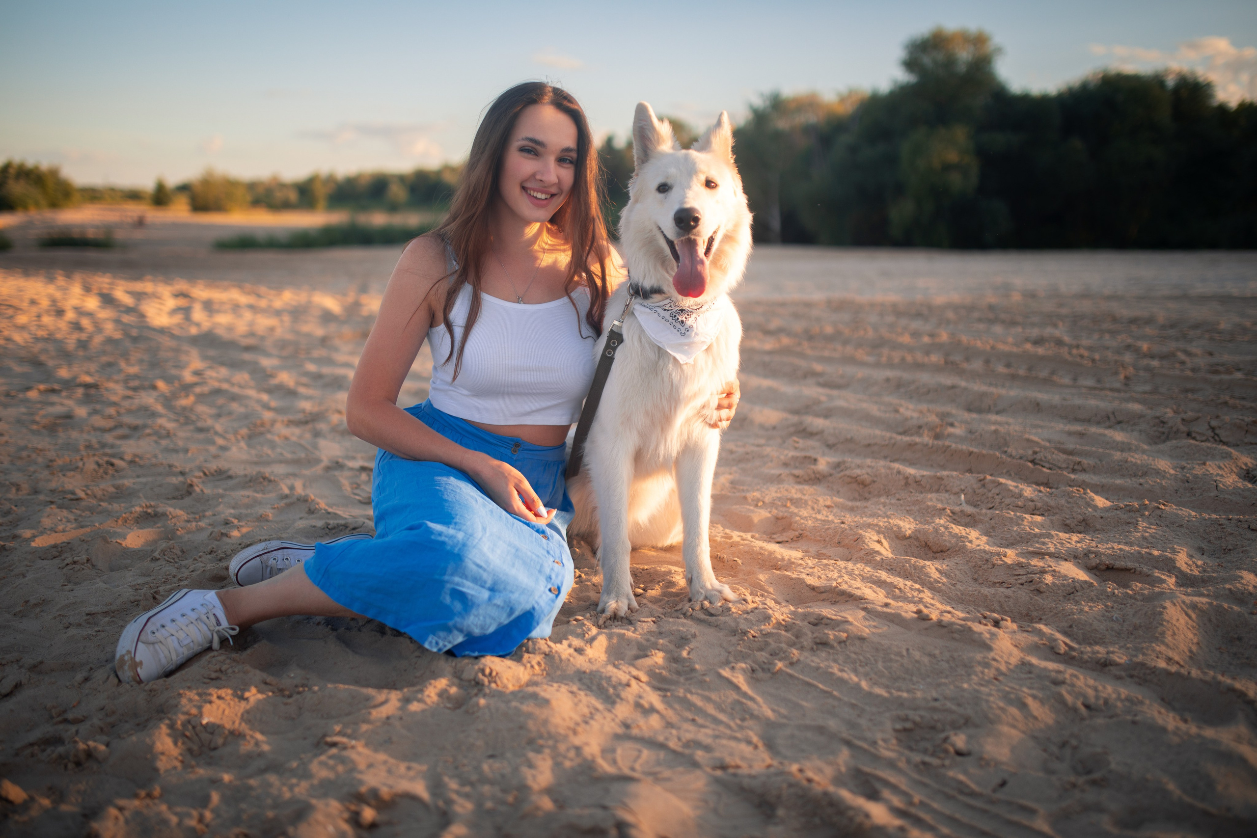 Фотосет с Натальей и собакой на берегу реки в формате для «себя»