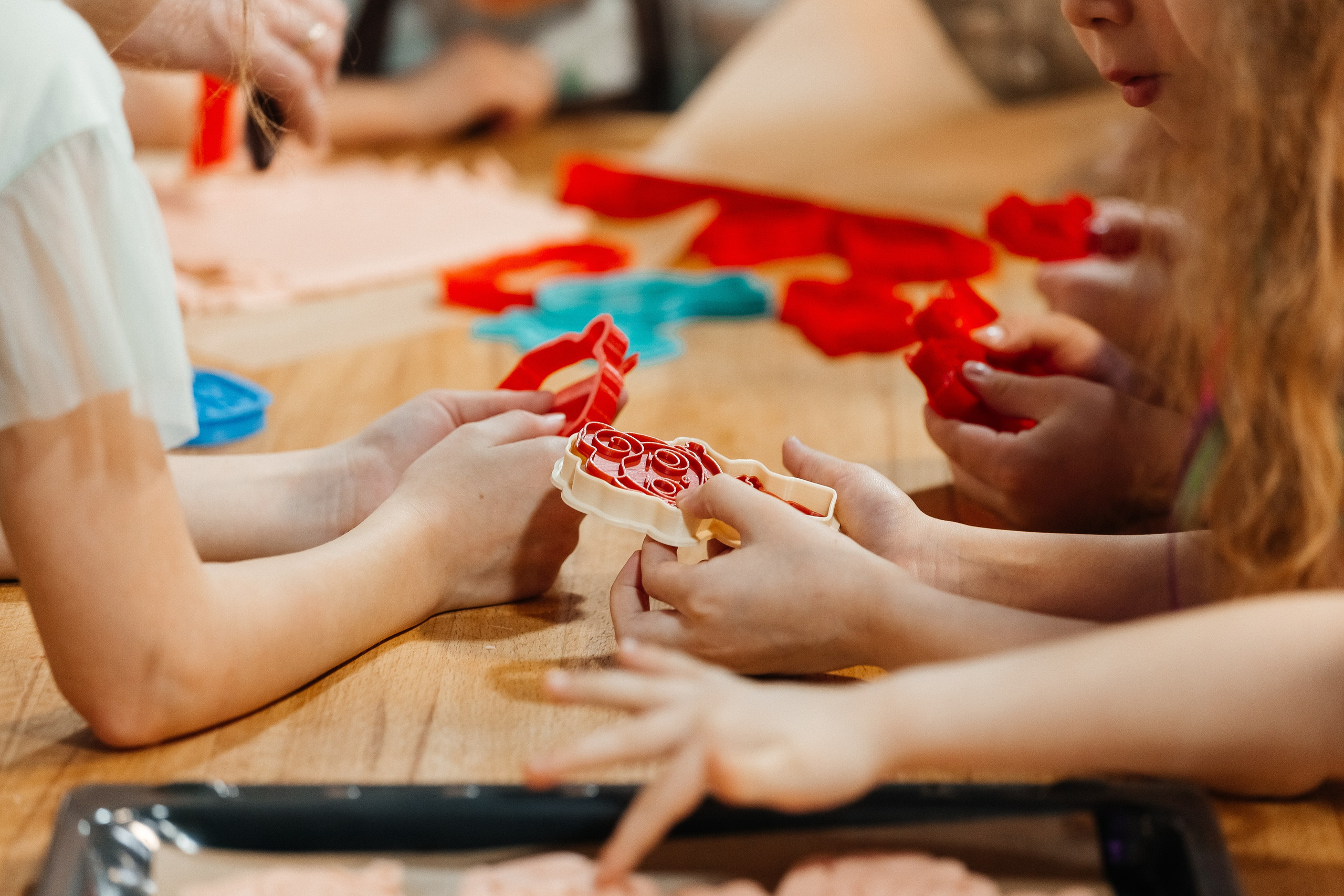 Детский мастер-класс в «АРТиШОК». Фотограф Кемерово | Сергей