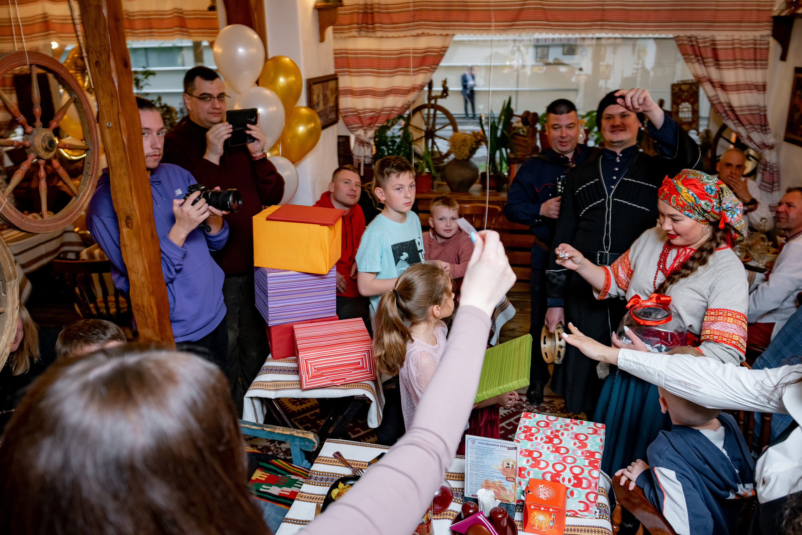День Рождения ресторана Тарас Бульба. Станислав Тюрин Фотограф Москва. Индивидуальные и семейные фотосессии;