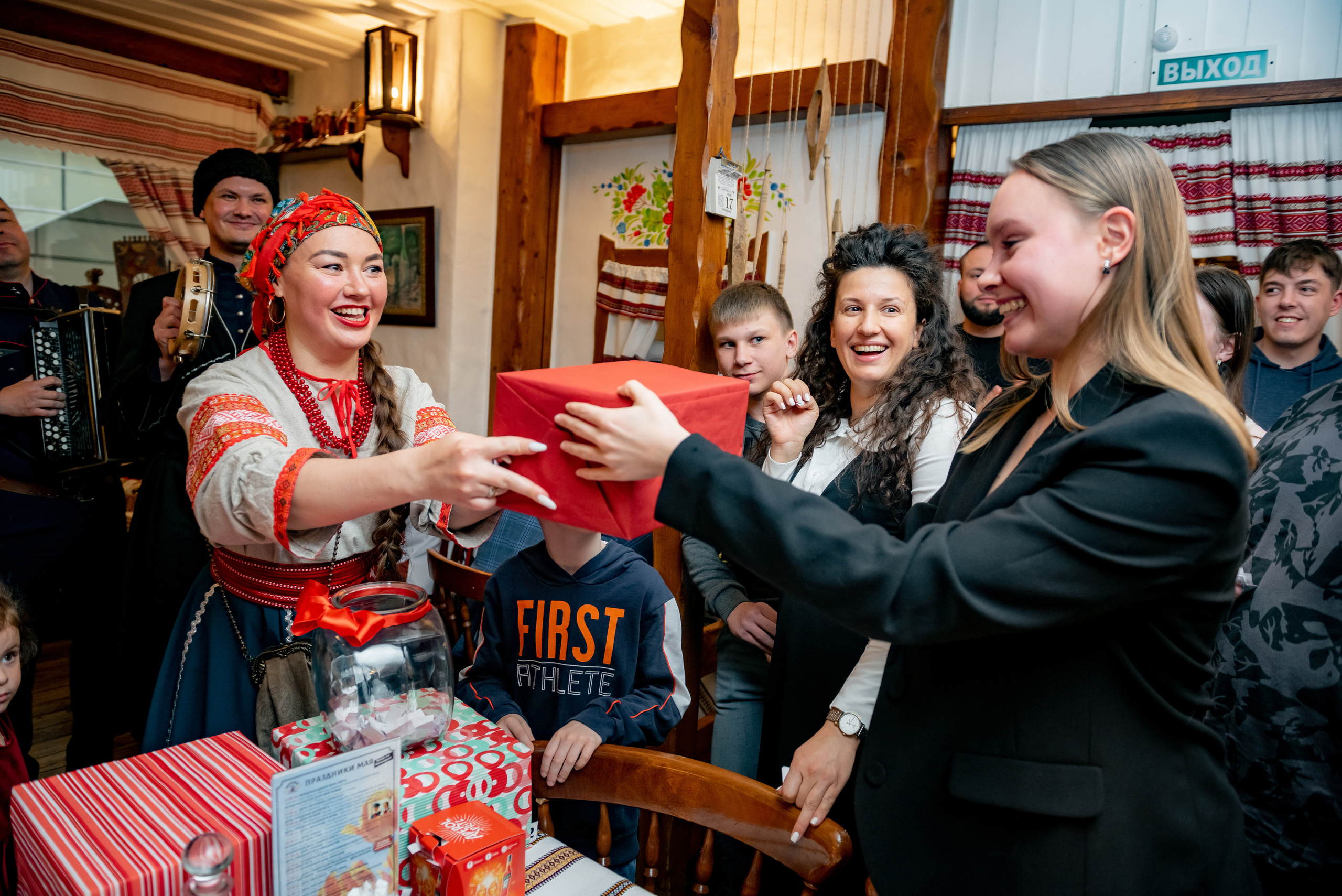 День Рождения ресторана Тарас Бульба. Станислав Тюрин Фотограф Москва. Индивидуальные и семейные фотосессии;
