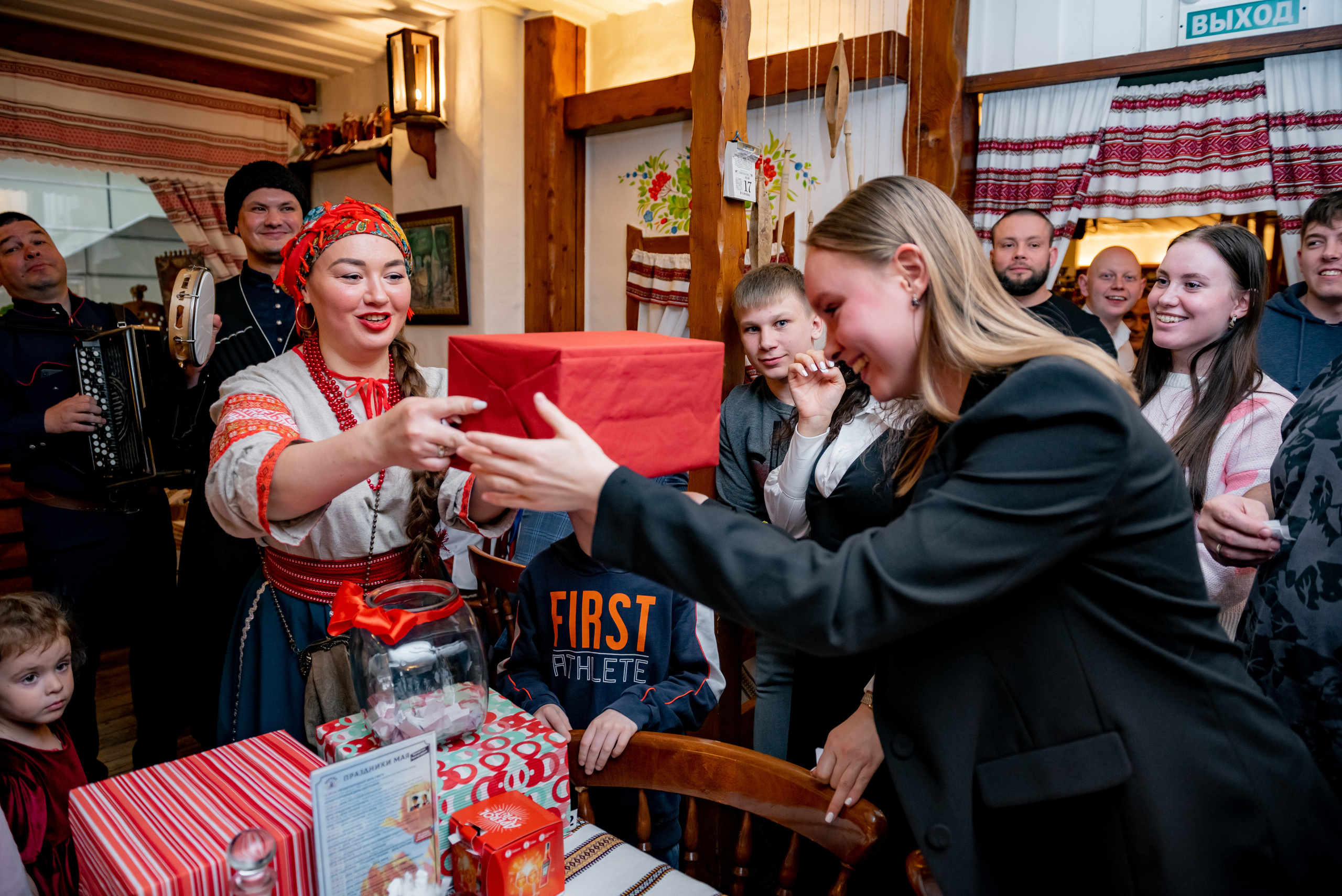 День Рождения ресторана Тарас Бульба. Станислав Тюрин Фотограф Москва. Индивидуальные и семейные фотосессии;