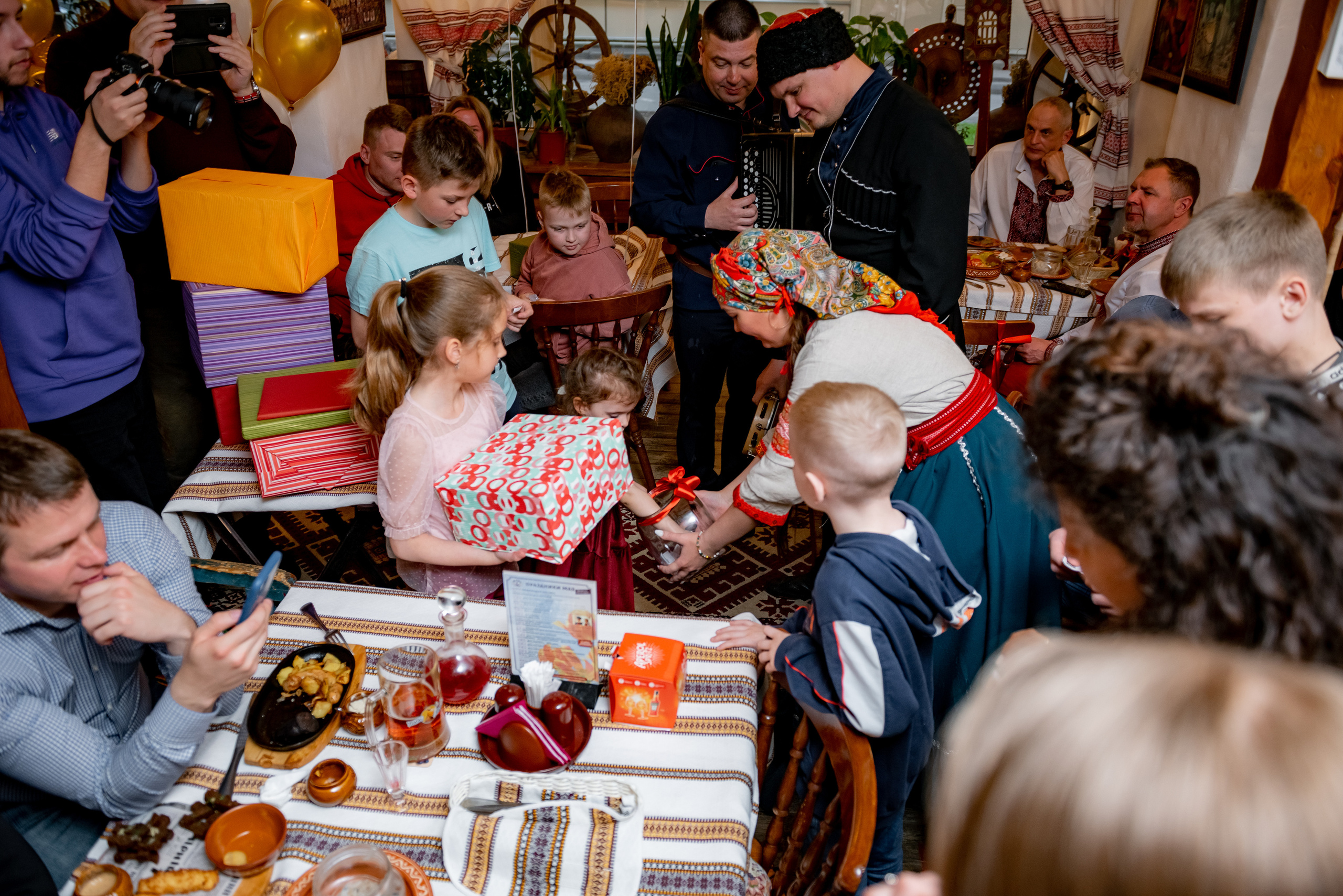 День Рождения ресторана Тарас Бульба. Станислав Тюрин Фотограф Москва. Индивидуальные и семейные фотосессии;