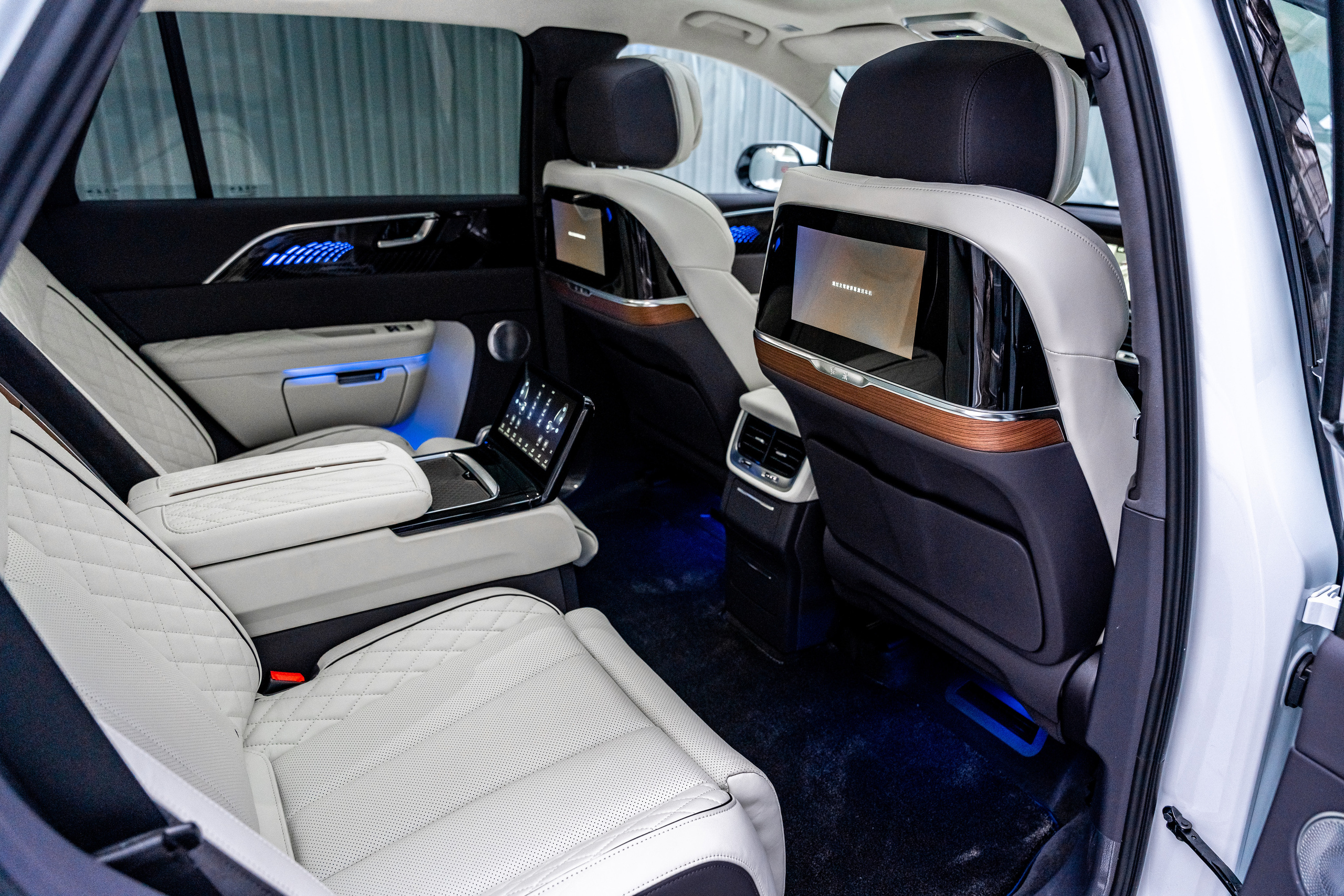 Hongqi E-HS9. Станислав Тюрин Фотограф Москва. Индивидуальные и семейные фотосессии;