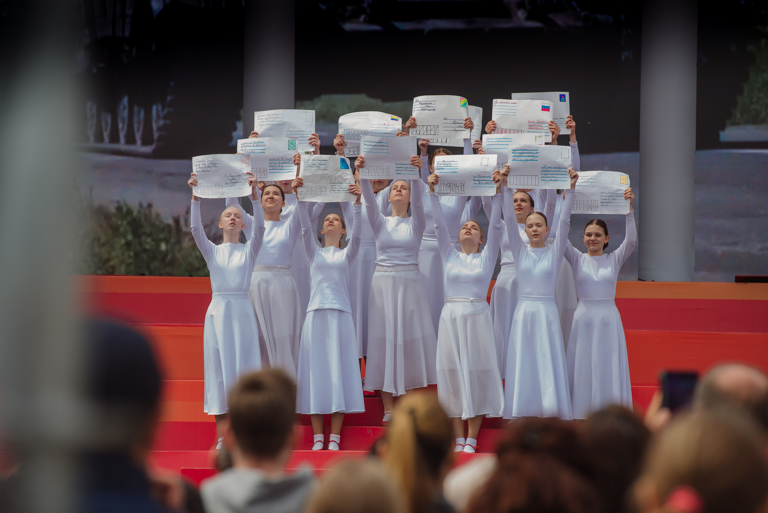 9 мая Центральная плащадь. Фотограф Мария Каюрова