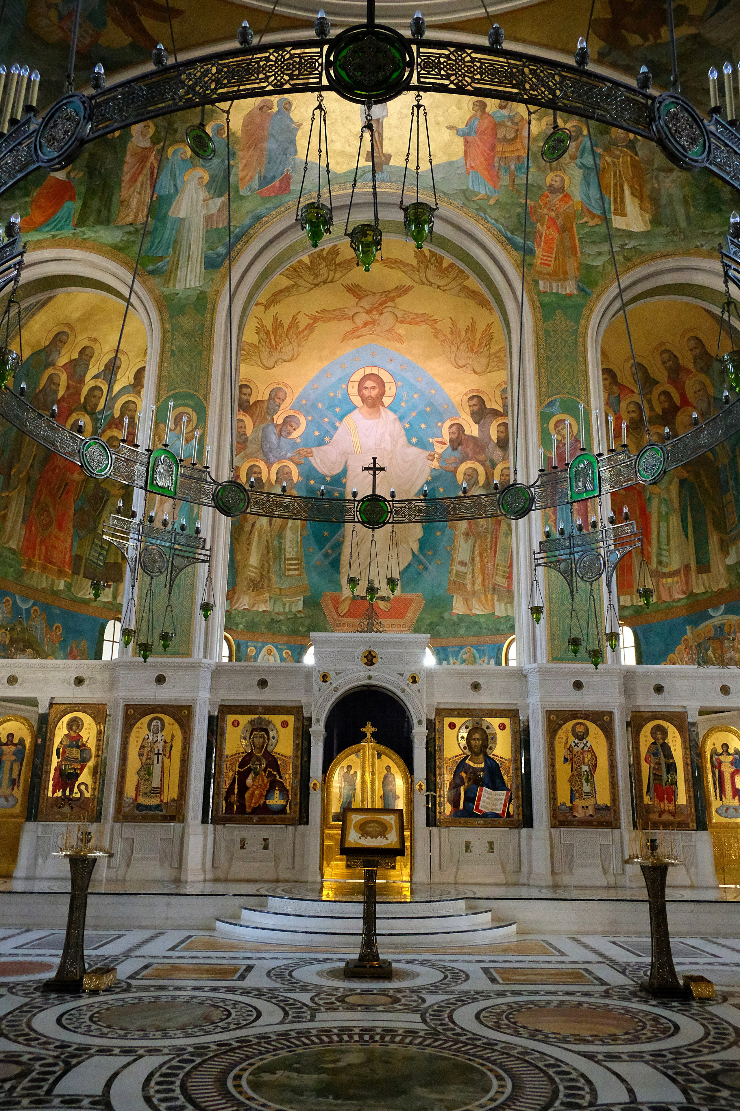 Улица, люди, жизнь…