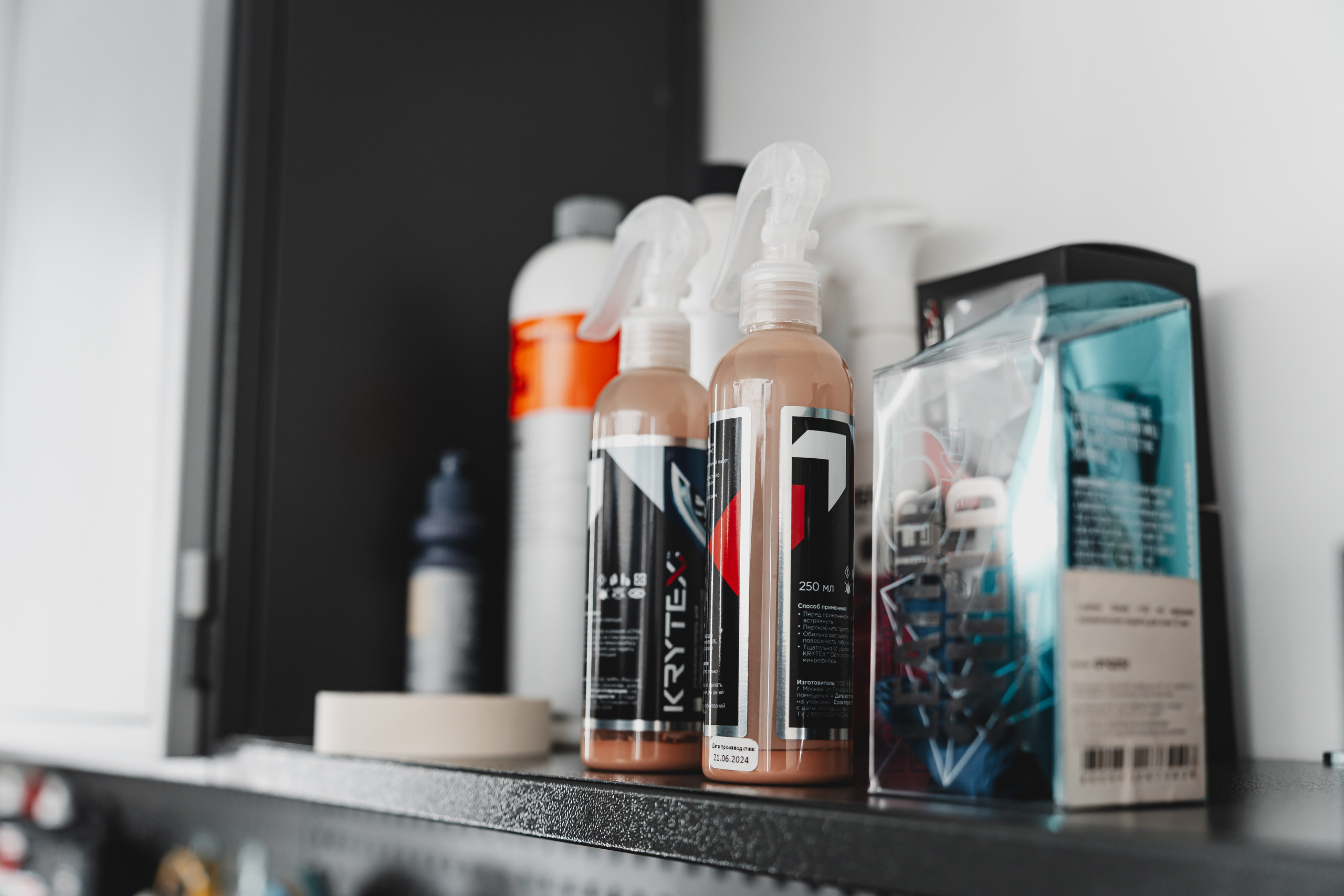 Triumph Car Services. Photographer based in moscow Peter Tchana