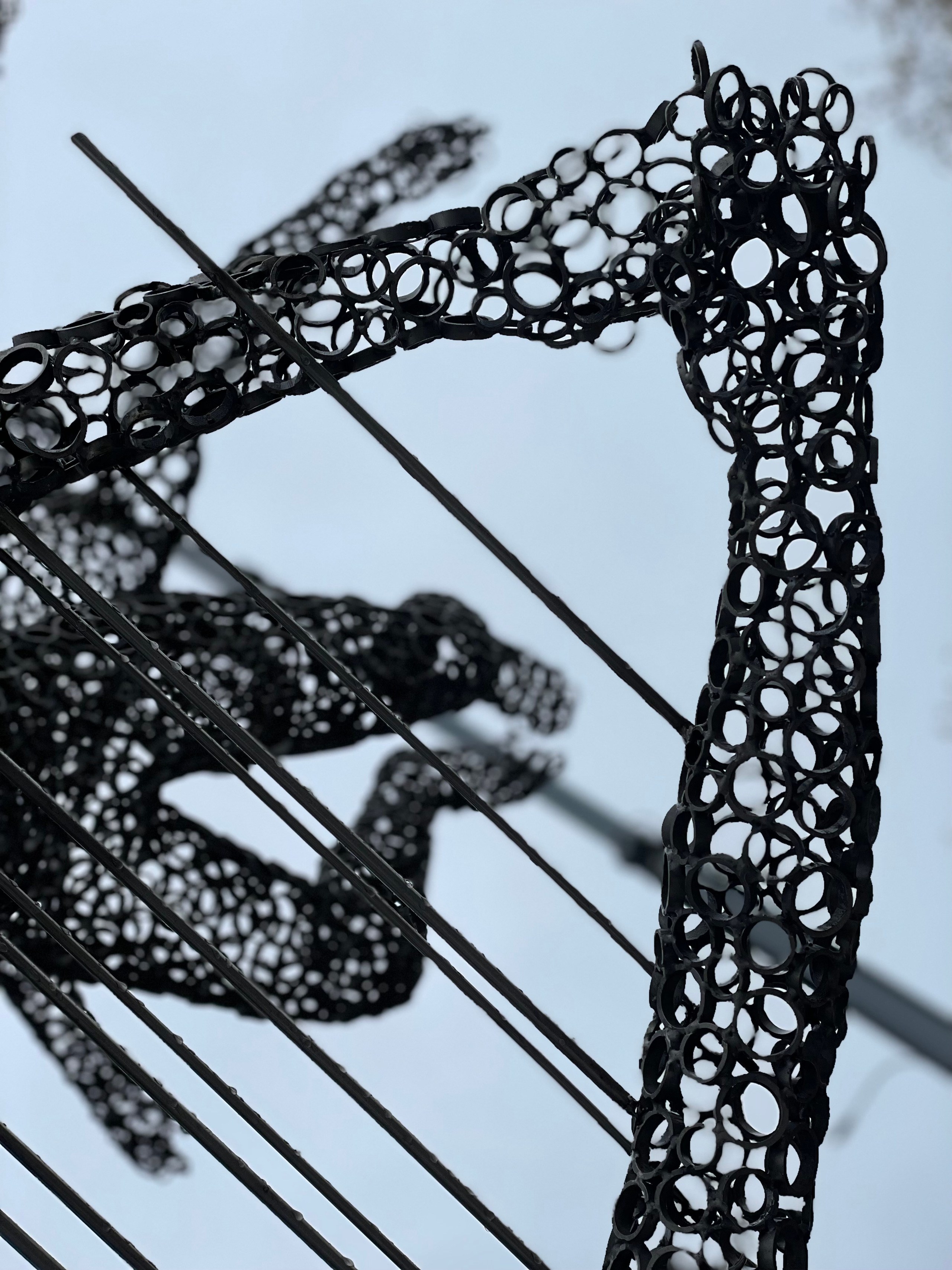 Паркур/Свободное падение /Спб/Малая Балканская 13к2 /2023. Художник — скульптор Антонина Фатхуллина