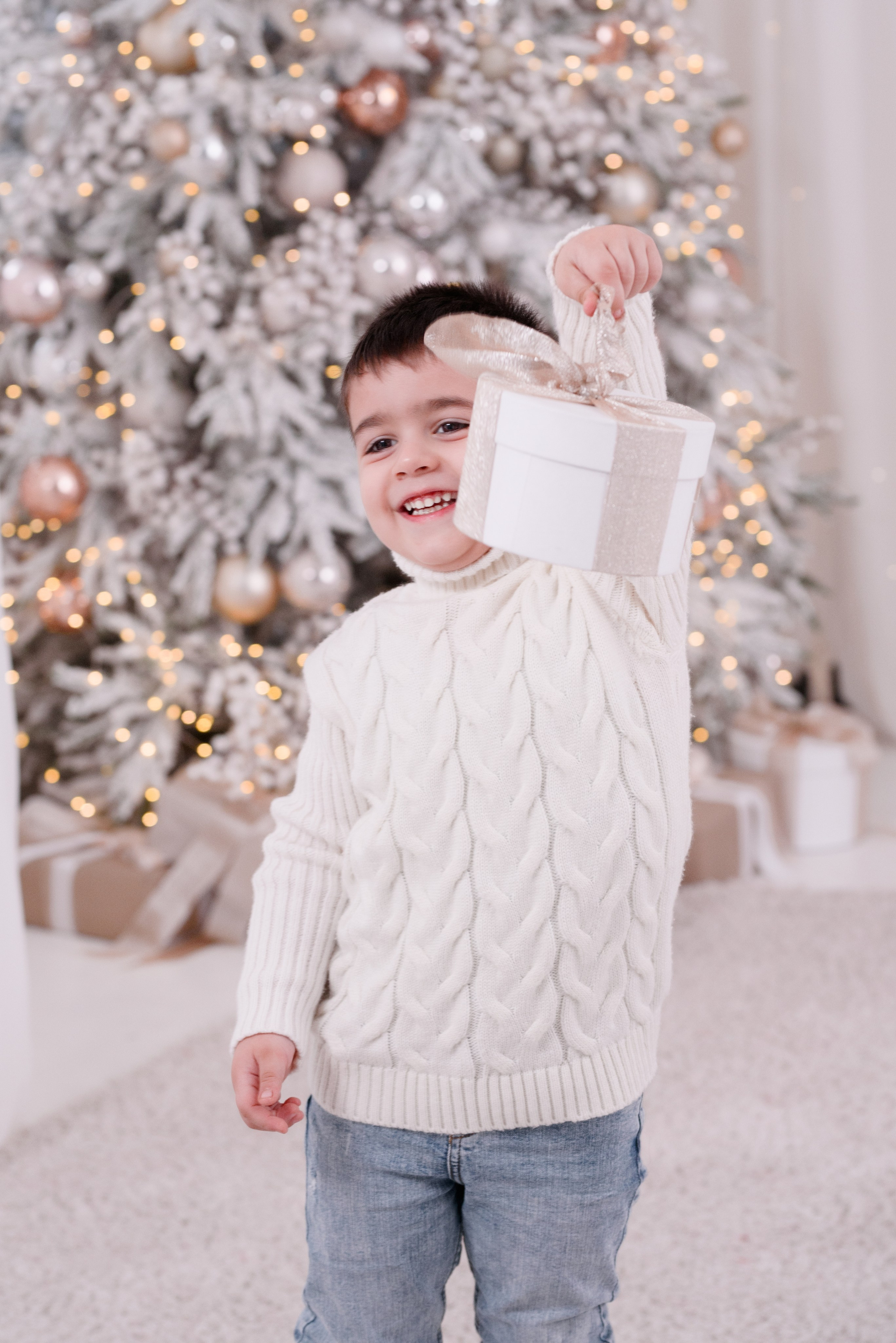 Новогодние съёмки сочи. Детский студийный фотограф Сочи