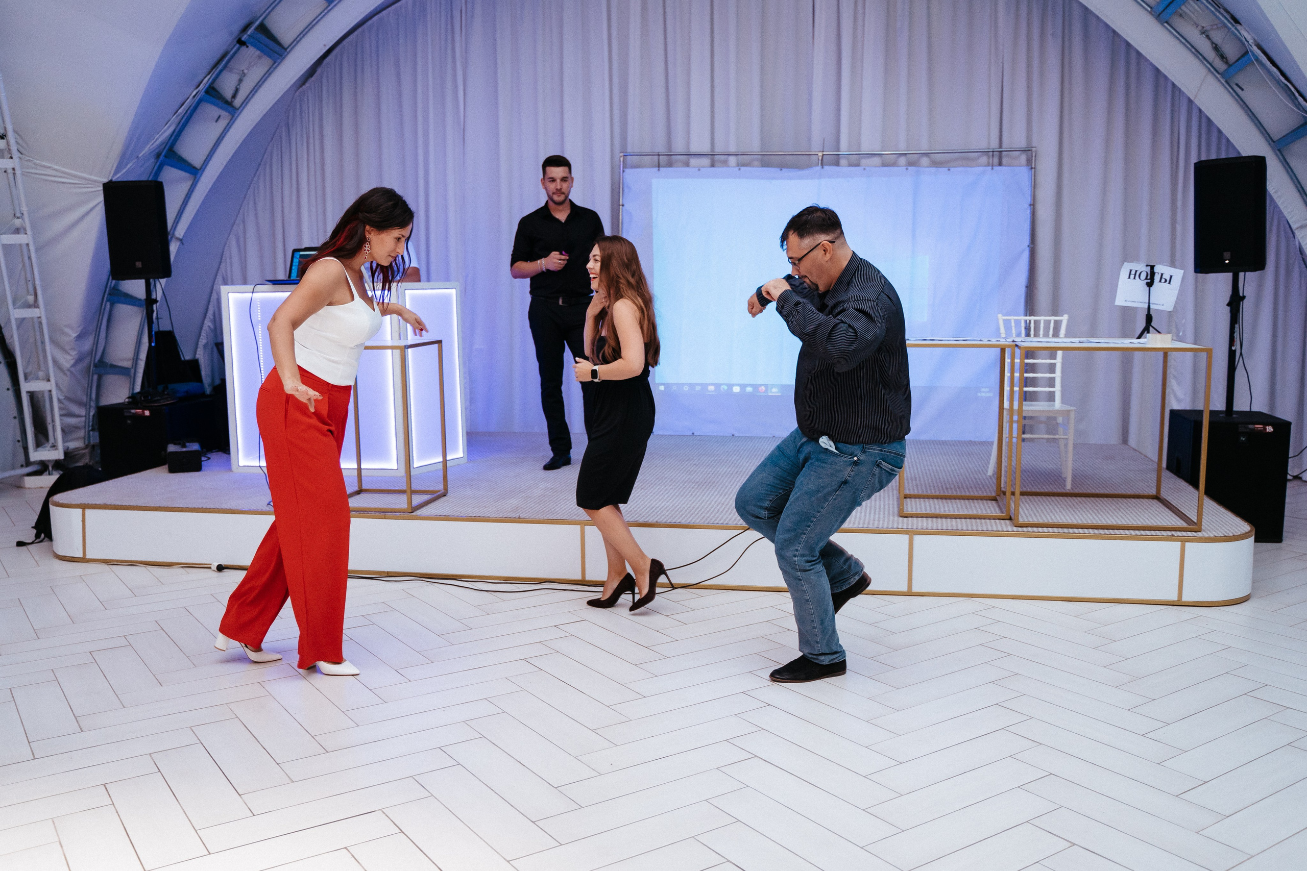 Ави Центр. Свадебный фотограф в Симферополе