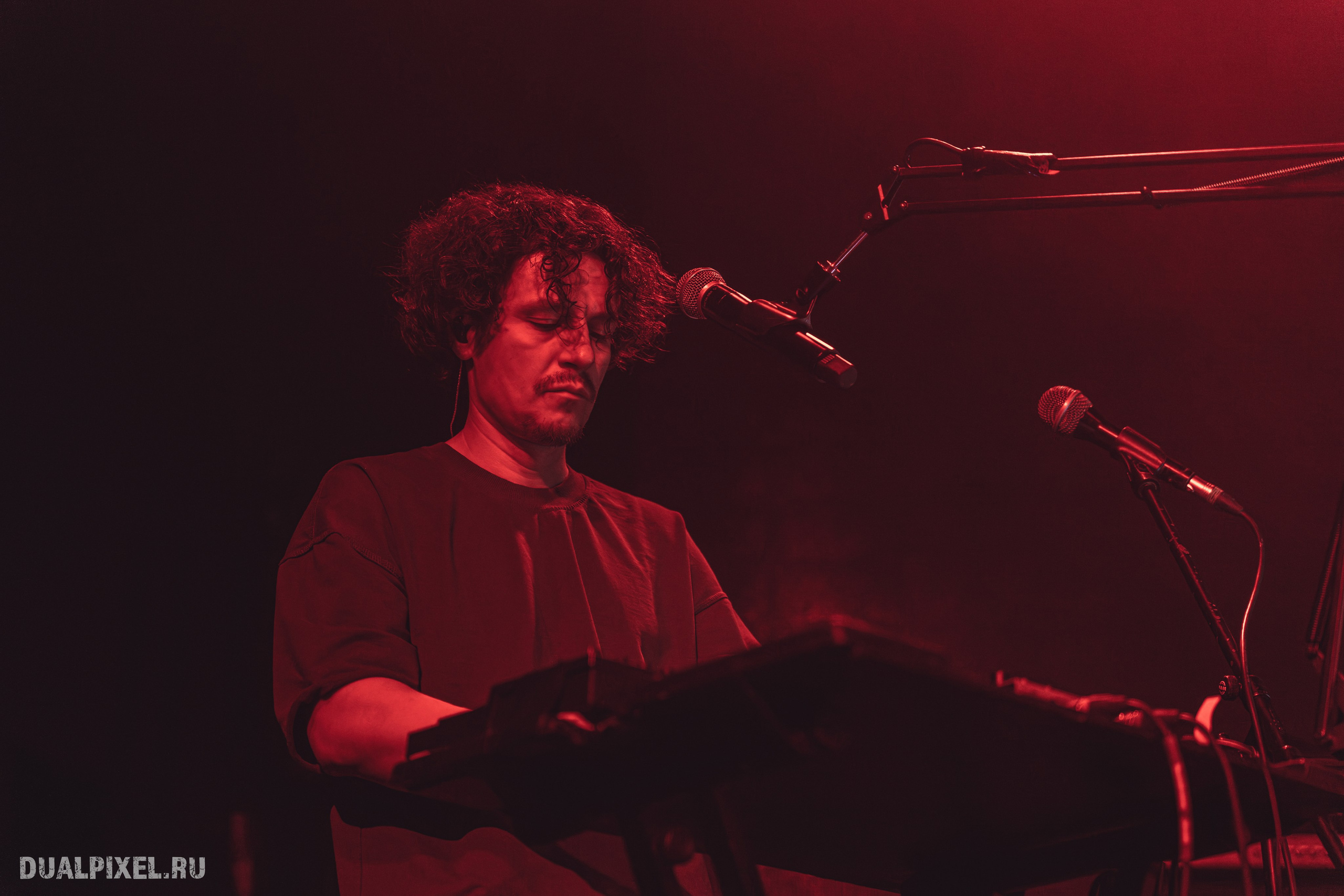 DenDerty концерт в Москве 30.03.2025. Магия музыки в кадре: Концертная Фотография