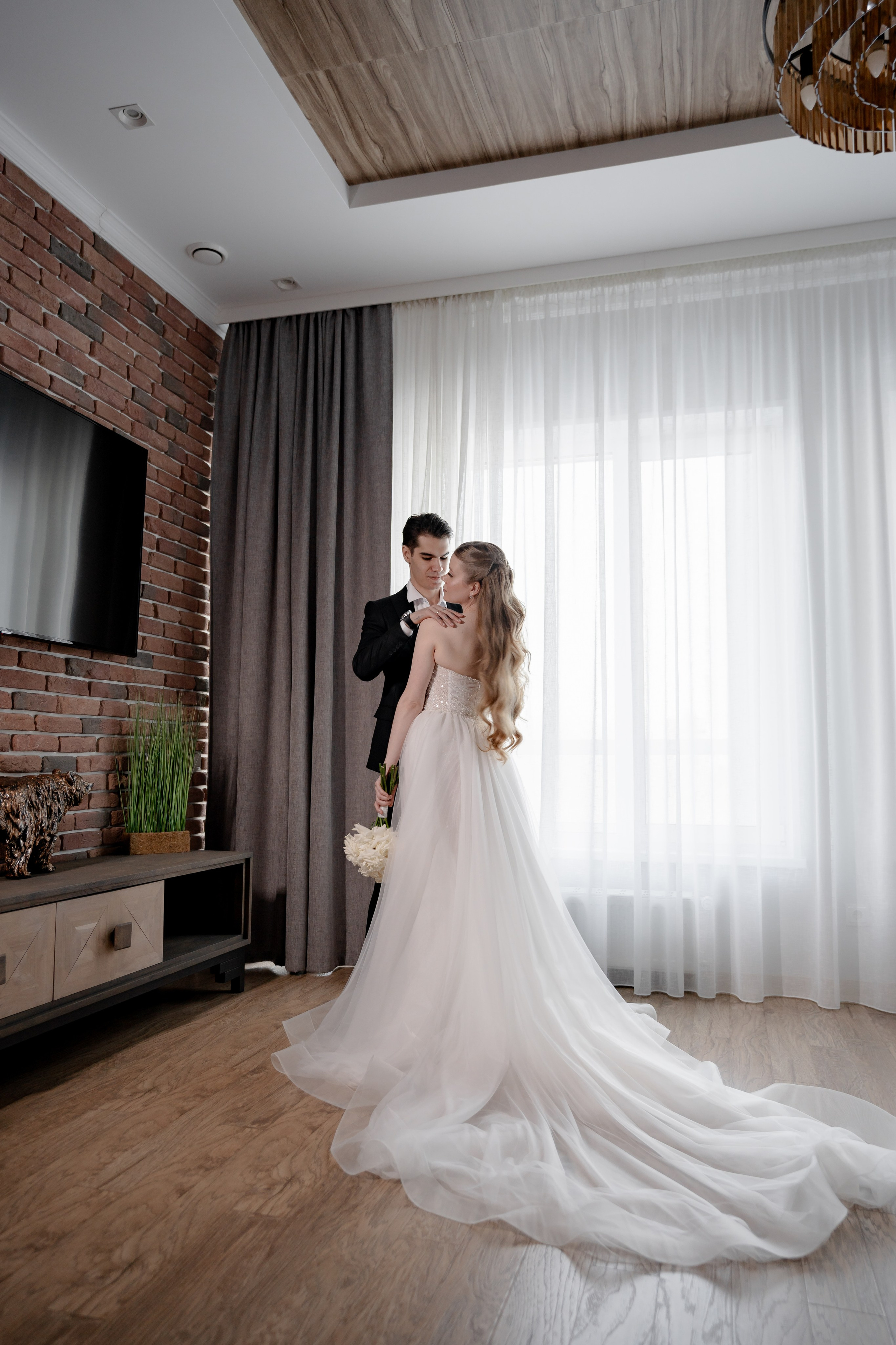 СВАДЕБНАЯ СЬЕМКА СБОРОВ В ОТЕЛЕ И ВЫЕЗД НА ЦЕРЕМОНИЮ (СНЯТО В СИБИРЕ В НИЖНЕВАРТОВСКЕ)М. Профессиональный фотограф, Санкт-Петербург — Виктория Богомолова