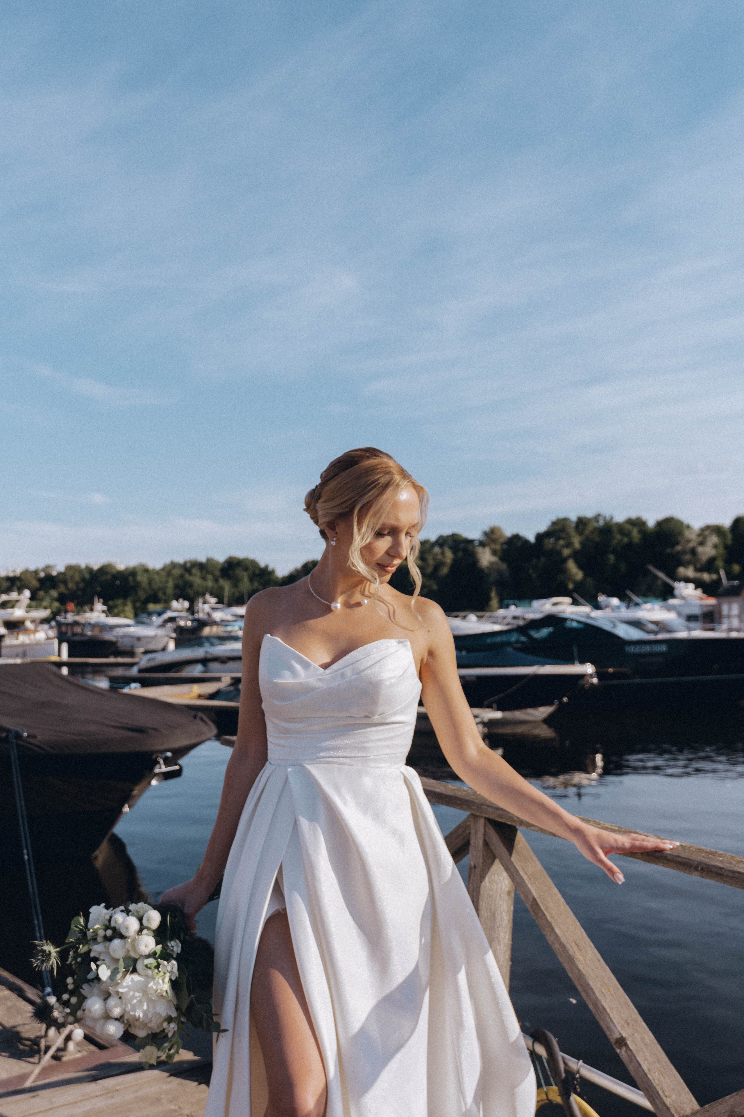 СВАДЕНБНАЯ СЬЕМКА НА КАТЕРЕ ПО КАНАЛАМ САНКТ-ПЕТЕРБУРГА И В АКВАТОРИИ НЕВЫ. Профессиональный фотограф, Санкт-Петербург — Виктория Богомолова