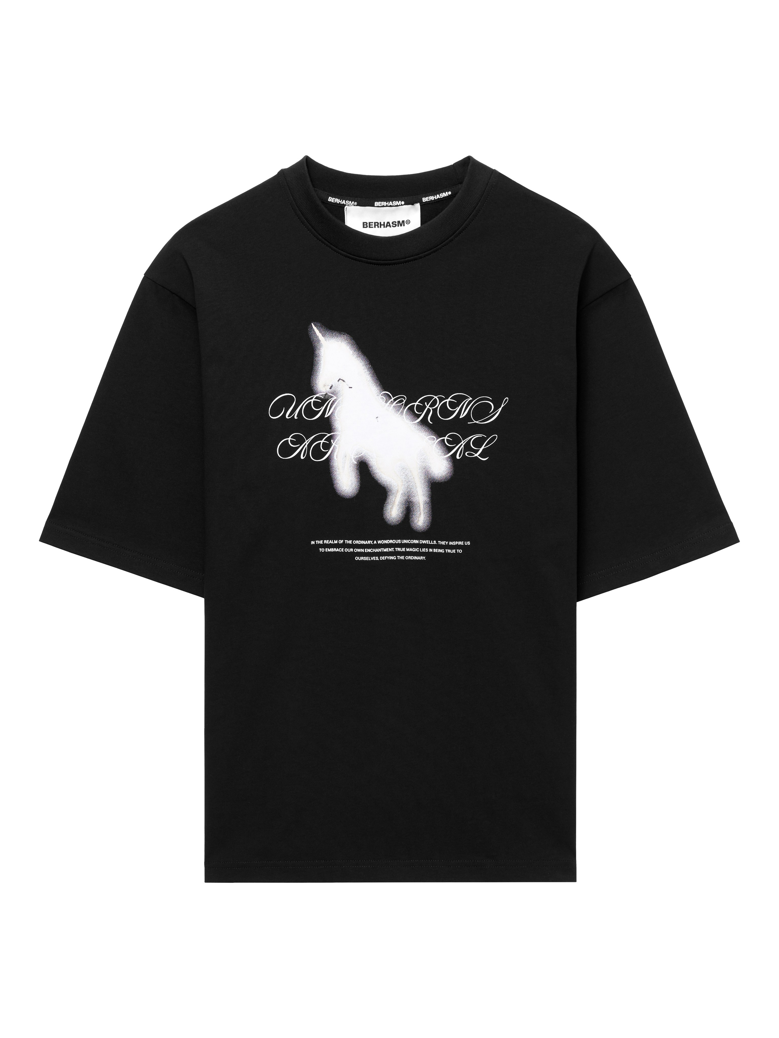 Одежда Berhasm на прозрачном манекене и в раскладку. Олег Дмитриев