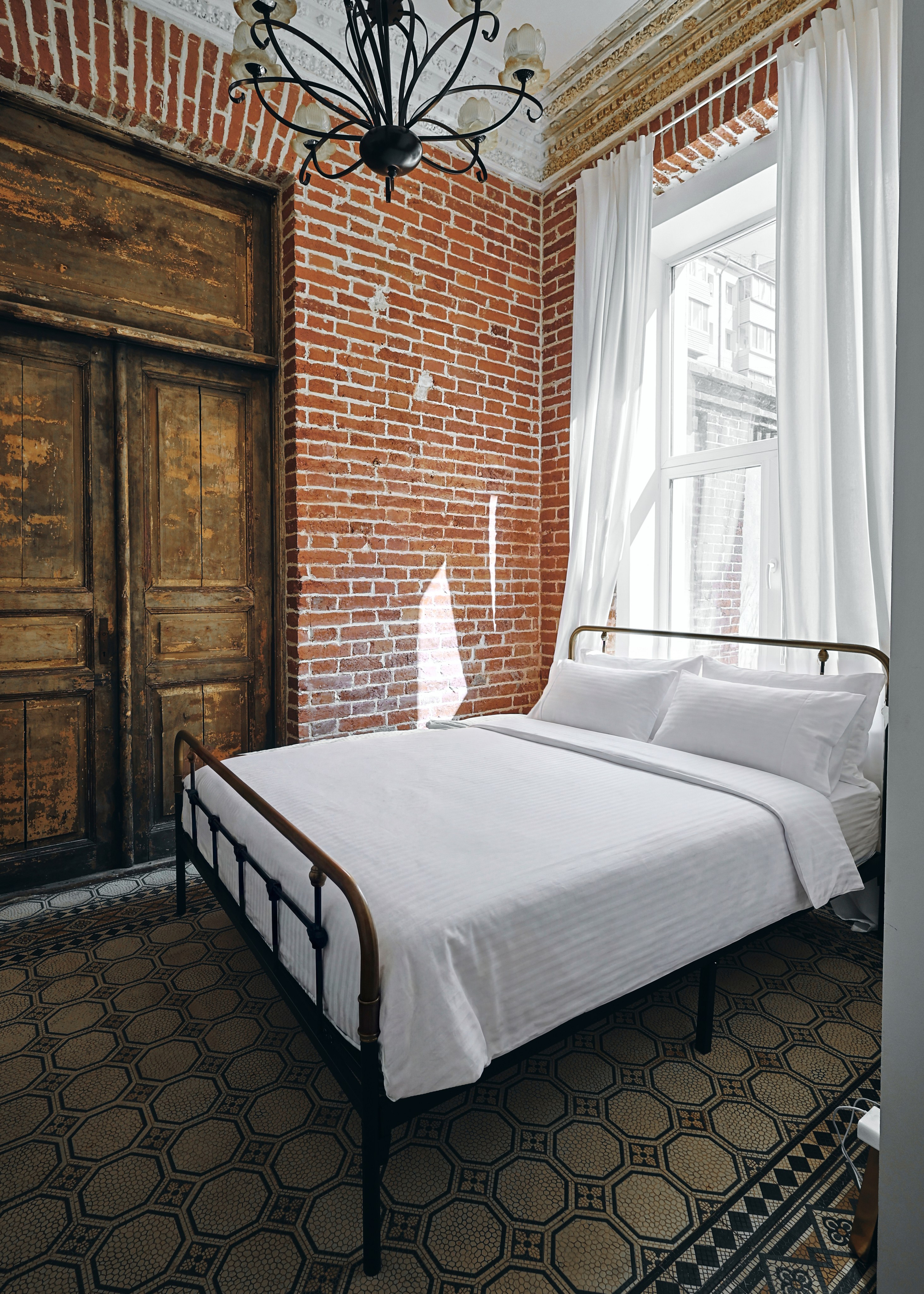 Интерьерная съемка отеля. Фэшн-фотография и портреты в Владивостоке. Превращаю съёмку в повествование — создаю образы с сюжетом, которые остаются в памяти