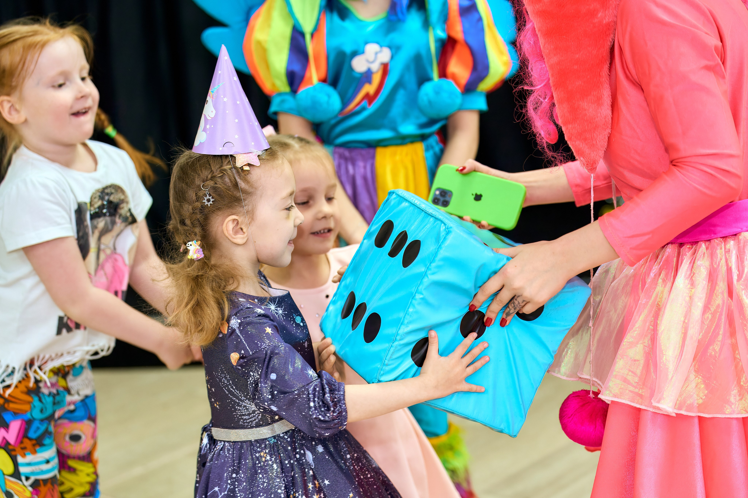 Универик. Фотограф на любой праздник в Южно-Сахалинске