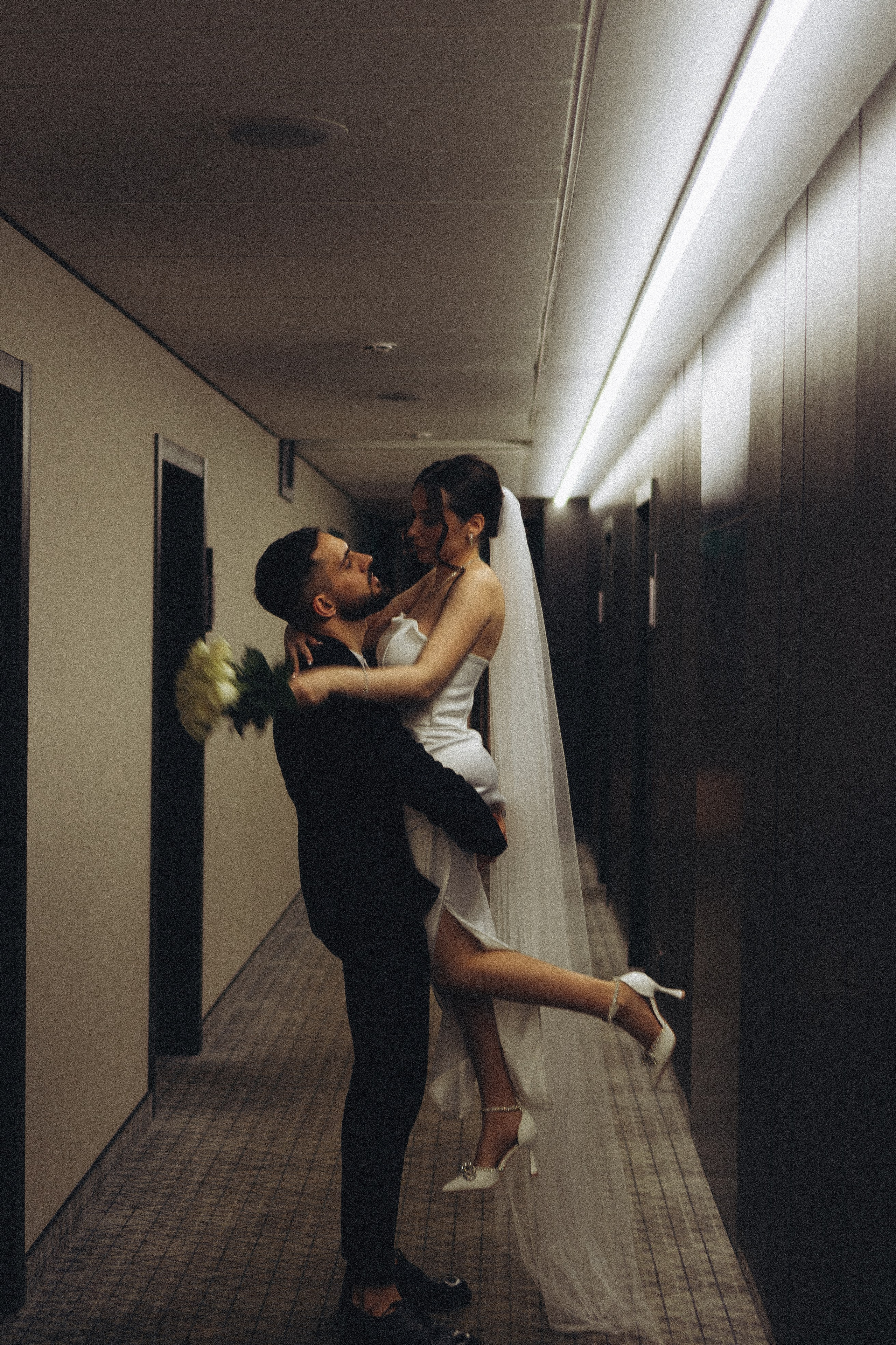 СВАДЕБНАЯ СЬЕМКА СБОРОВ ЖЕНИХА И НЕВЕСТЫ В ОТЕЛЕ И ТАКЖЕ ФОТОСЕССИИЯ В ОТЕЛЕЕ МЕГАПОЛИС БРЯНСК. Профессиональный фотограф, Санкт-Петербург — Виктория Богомолова