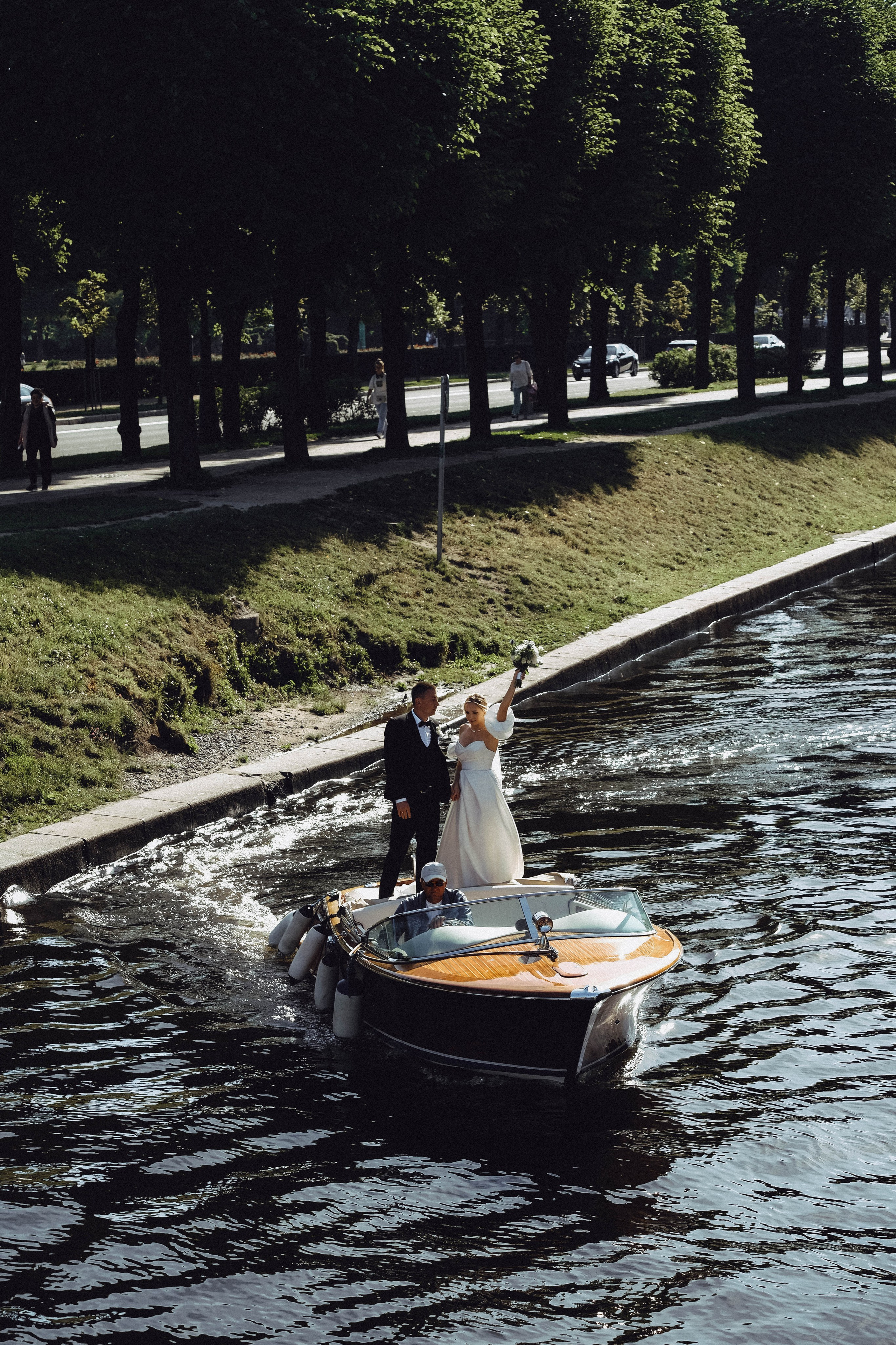 СВАДЕБГНАЯ ПРОГУЛКА ПО КАНАЛ САНКТ-ПЕТЕРБУРГА НА КАТЕРЕ. Профессиональный фотограф, Санкт-Петербург — Виктория Богомолова