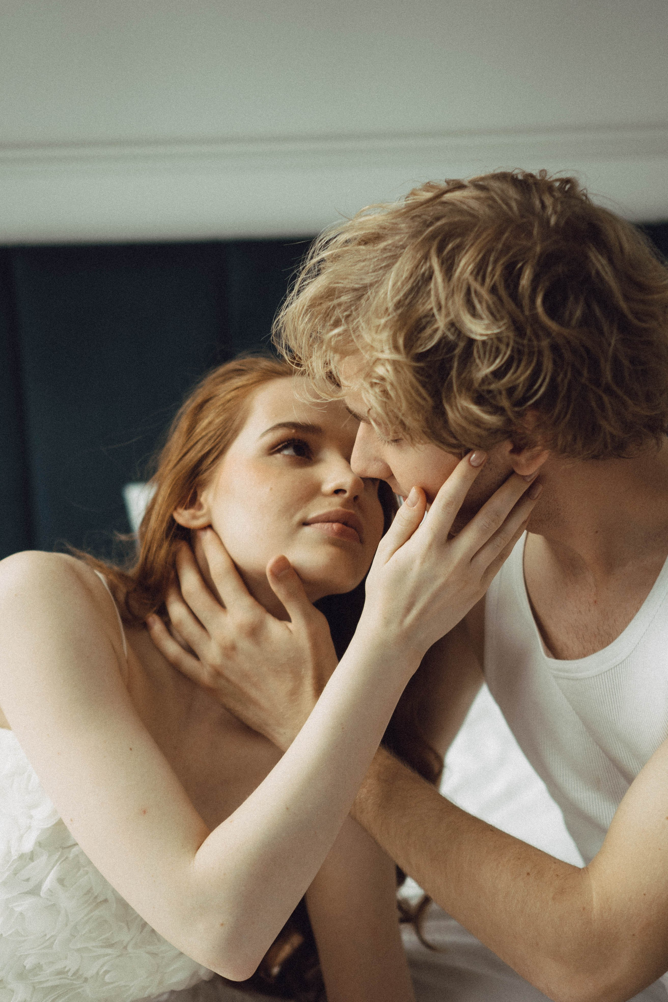 СВАДЕБНАЯ СЬЕМКА В ОТЕЛЕ. СБОРЫ ЖЕНИХА И НЕВЕСТЫ И ТАКЖЕ ТОР И ПОДГОТОВКА К ПРОГУЛКЕ. Профессиональный фотограф, Санкт-Петербург — Виктория Богомолова