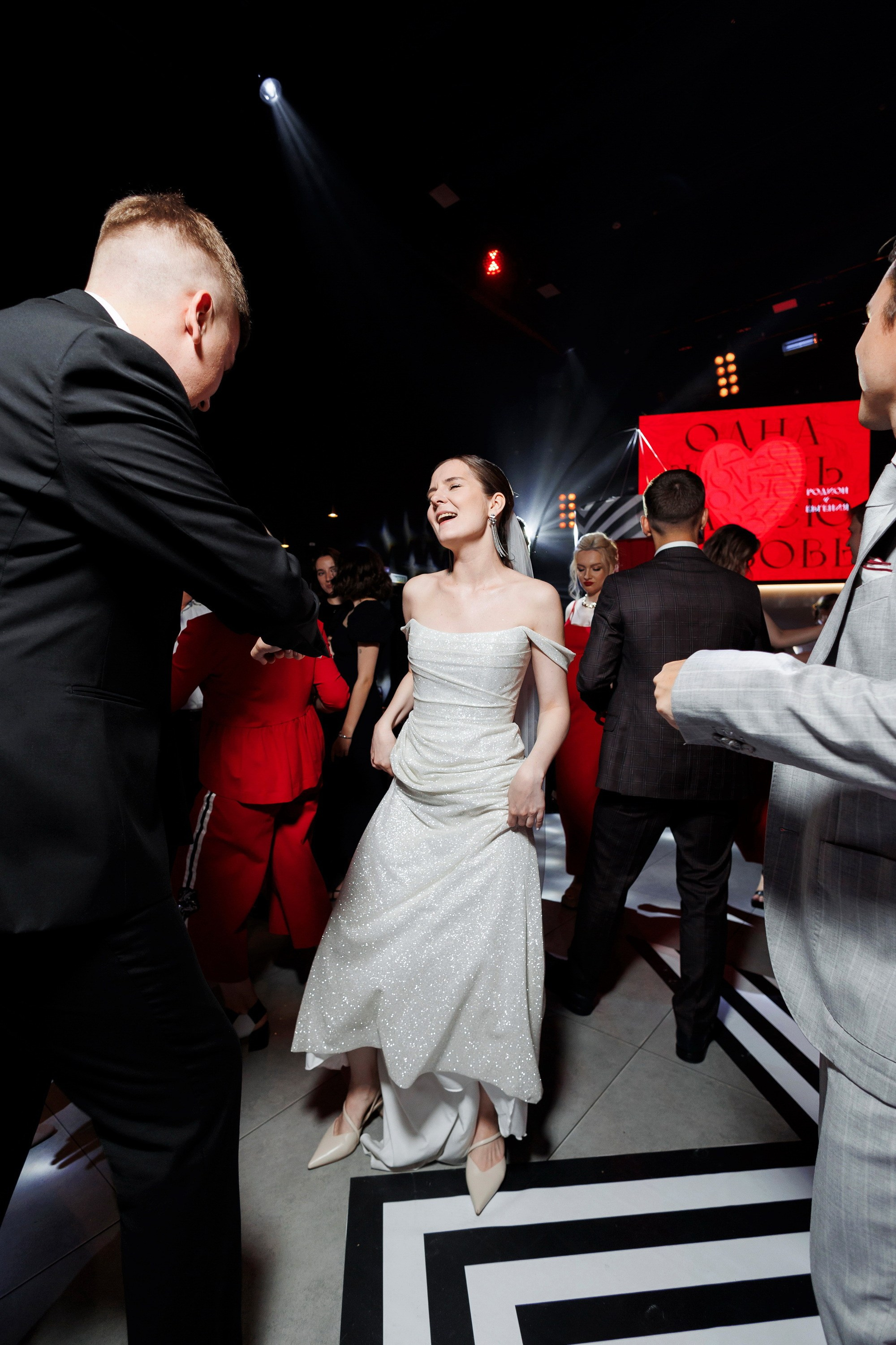 Свадебная фотосессия в красных тонах. Свадебный фотограф в Нижнем Новгороде и Москве Сергей Воробьев