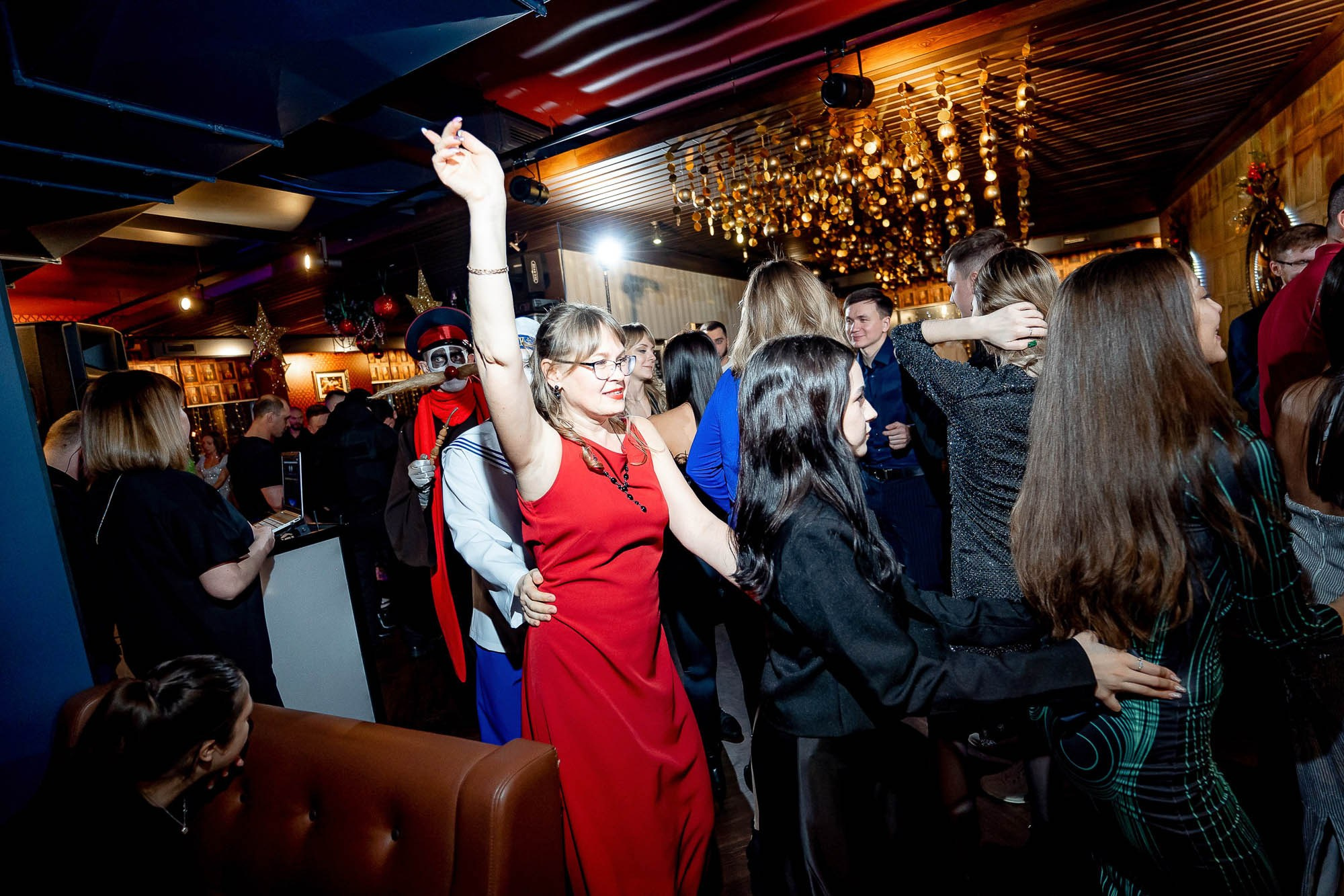 Новый год 2024 в Peoples. Сергей Кошкин. Репортажная и ивент-фотография в Сургуте