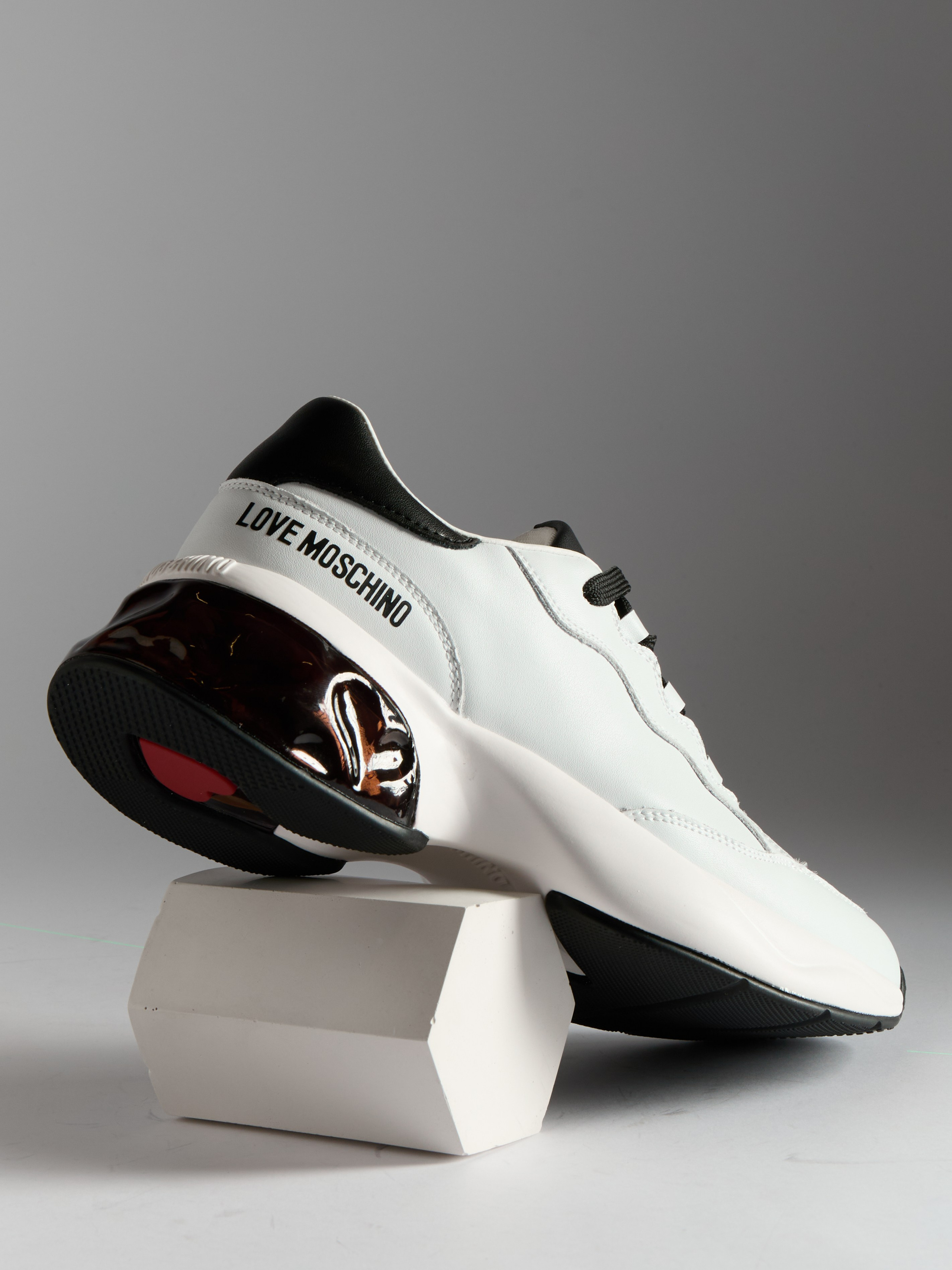 Предметный фотограф в Москве Евгений Шубин