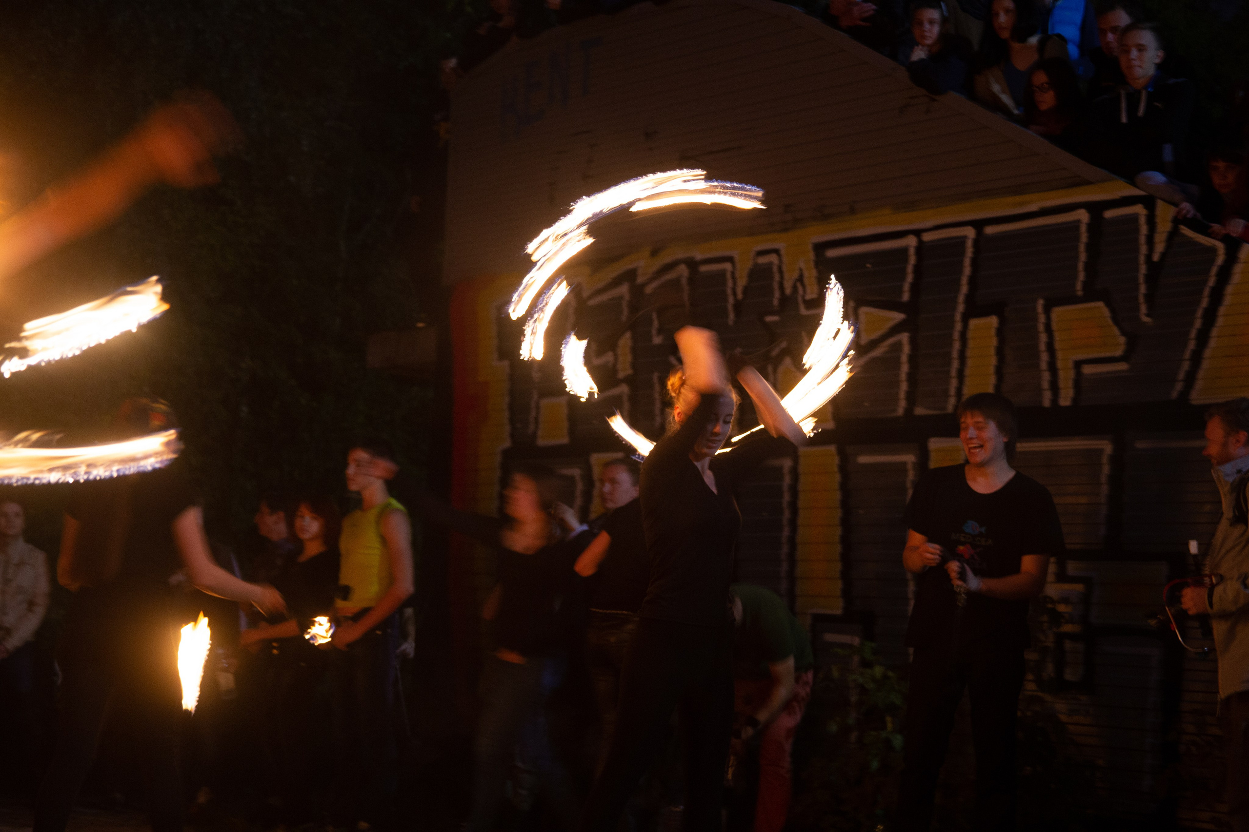 Огненное шоу в Перми. Фотограф Никита Попов. Фотограф Пермь. Фотосессия в фотостудии Перми и на свежем воздухе