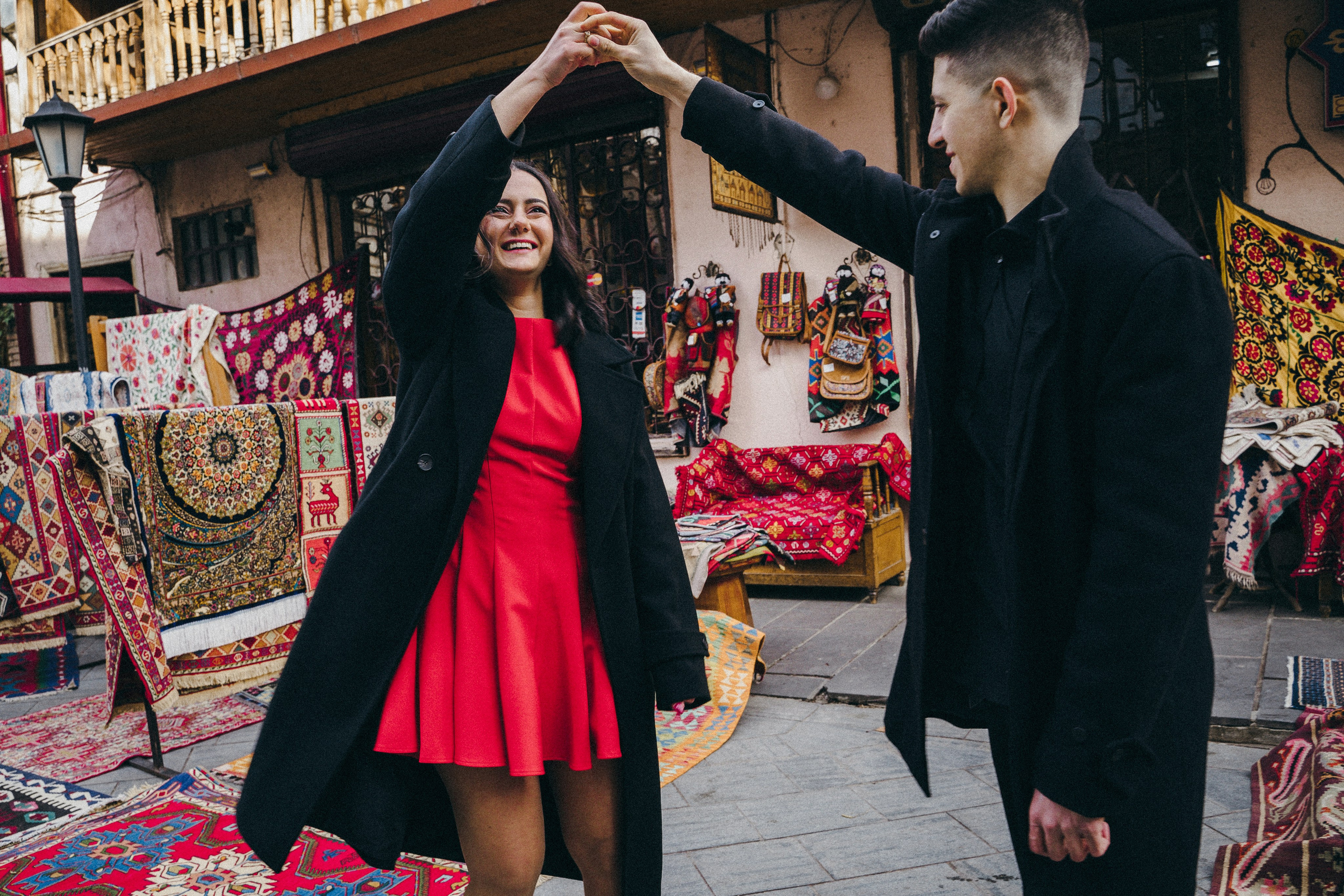 Девушка в красном