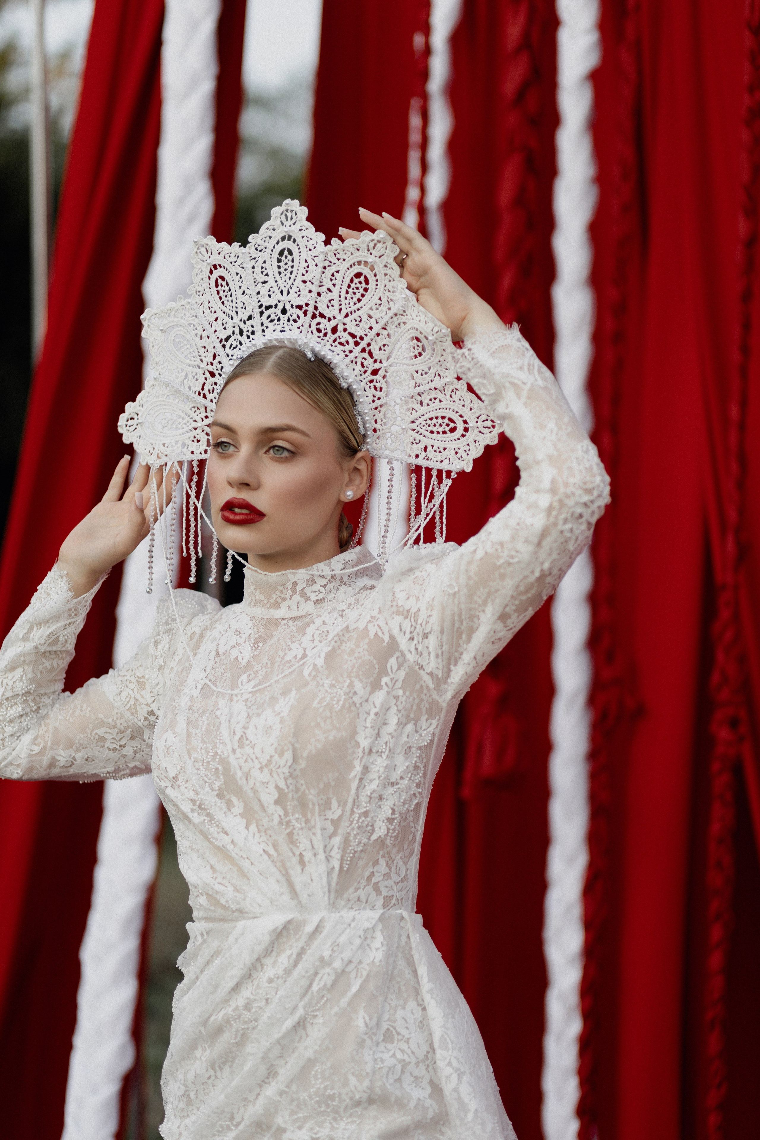 Профессиональный свадебный фотограф в Краснодаре. Эмоциональные фото с церемонии, прогулки, банкета. Красивые портреты, стильные кадры деталей. Съемка в натуральной эстетике, сохранение ваших ярких моментов навсегда.